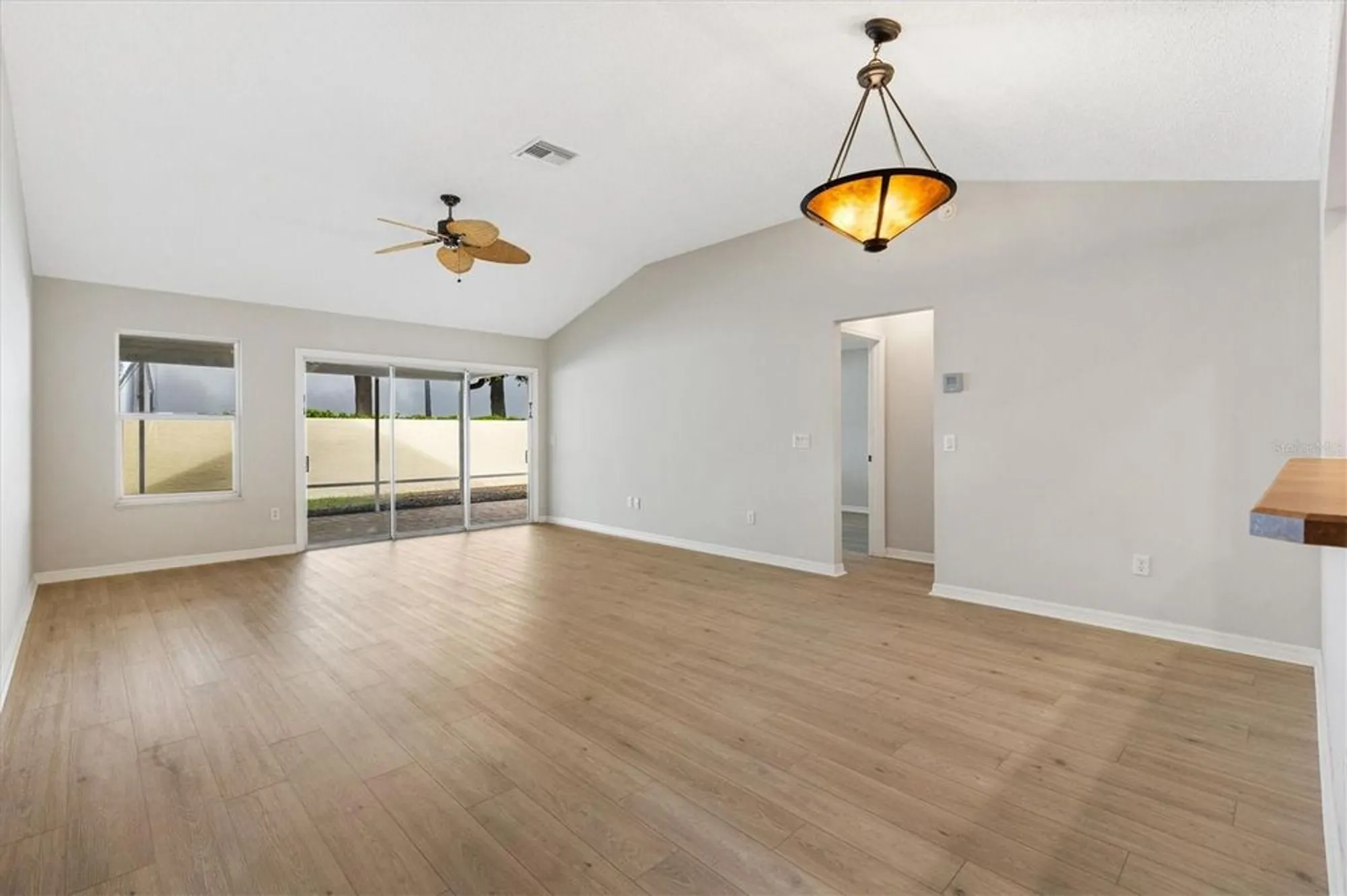 Property Slideshow image 10 of 46 | 2573 caribe dr, The Villages, FL, 32162
