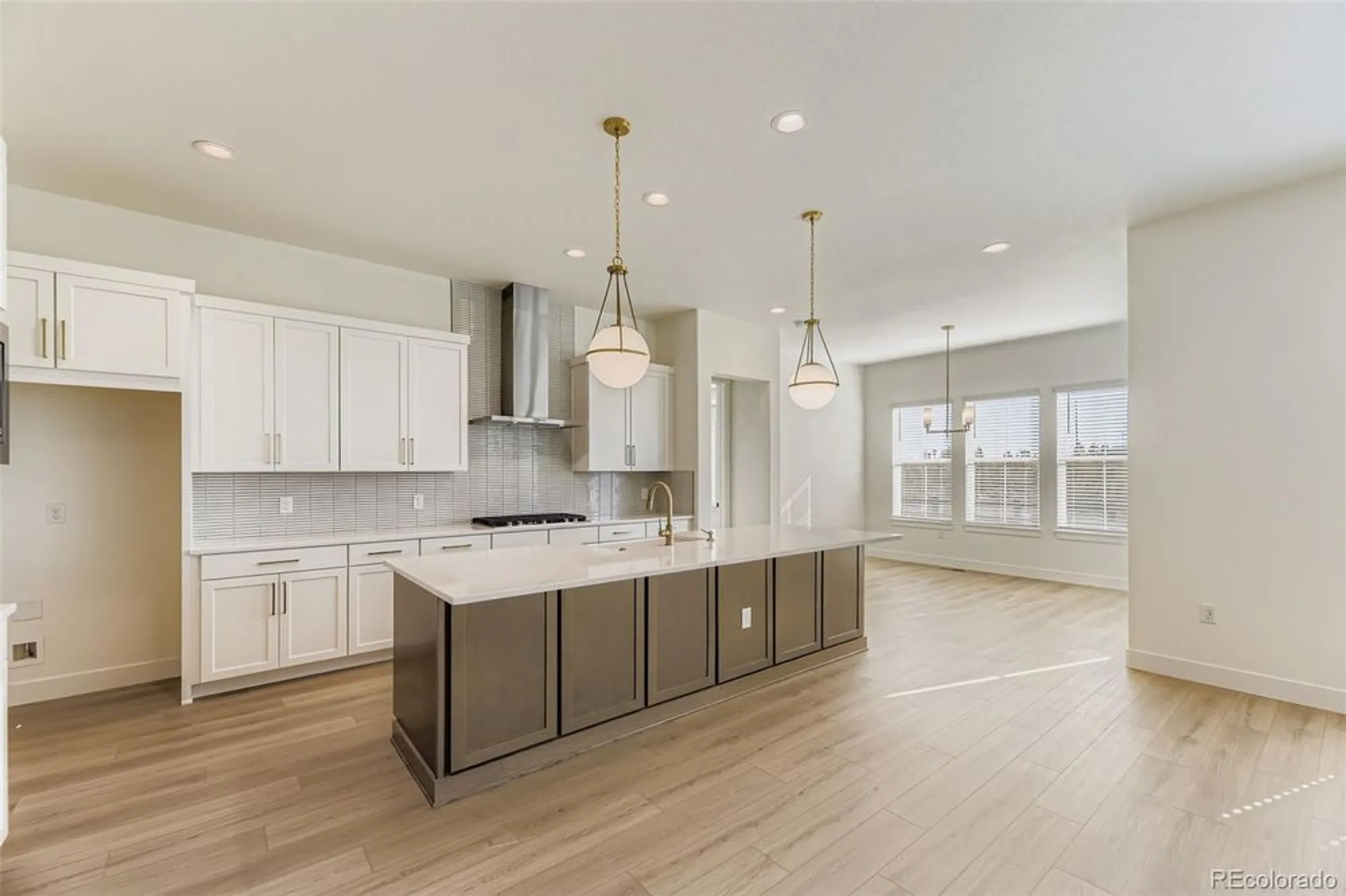 Property Slideshow image 7 of 28 | 9046 s shawnee ct, Aurora, CO, 80016