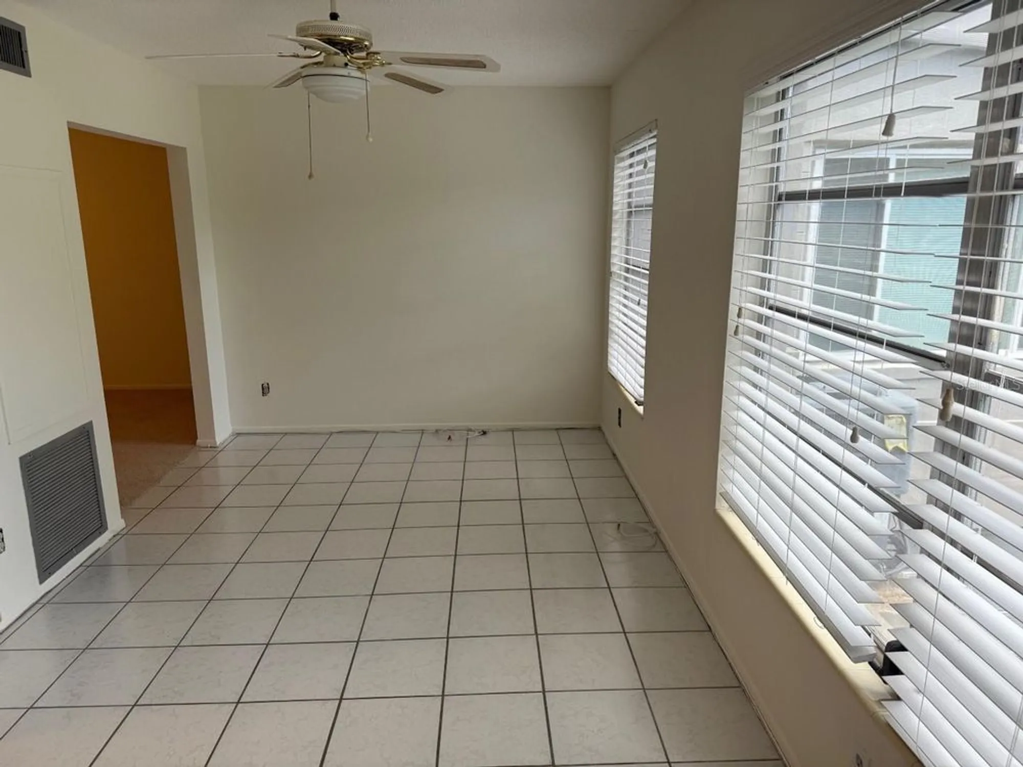 Property Slideshow image 18 of 31 | 2426 persian dr apt 38, Clearwater, FL, 33763