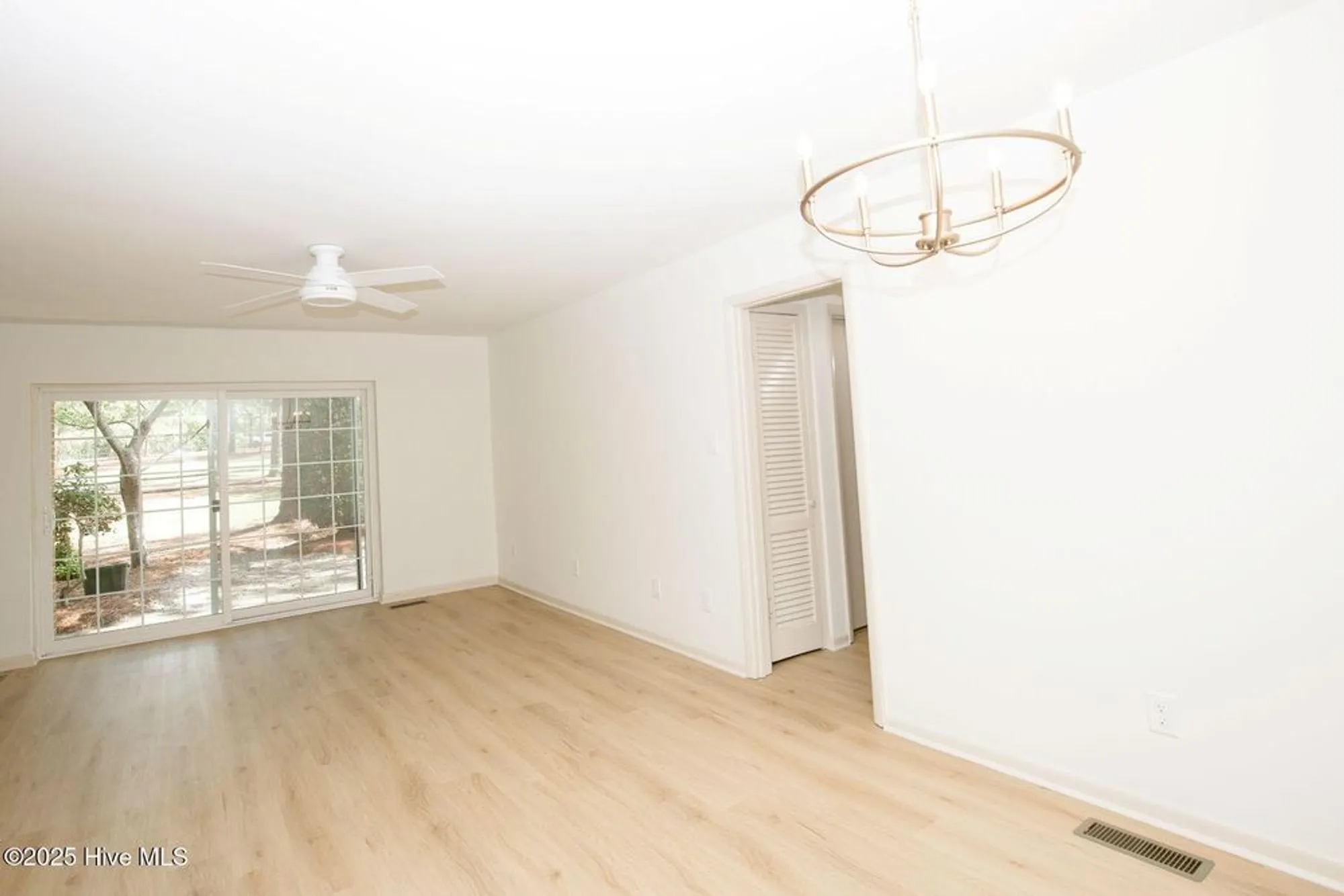 Property Slideshow image 7 of 28 | 317 driftwood cir unit b, Southern Pines, NC, 28387