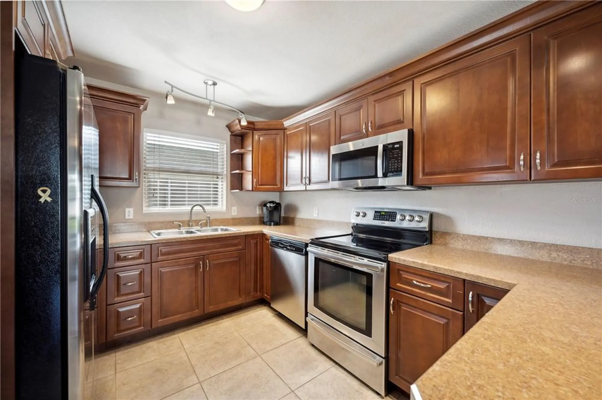 Property Slideshow image 8 of 39 | 4829 colonnades cir, Lakeland, FL, 33811