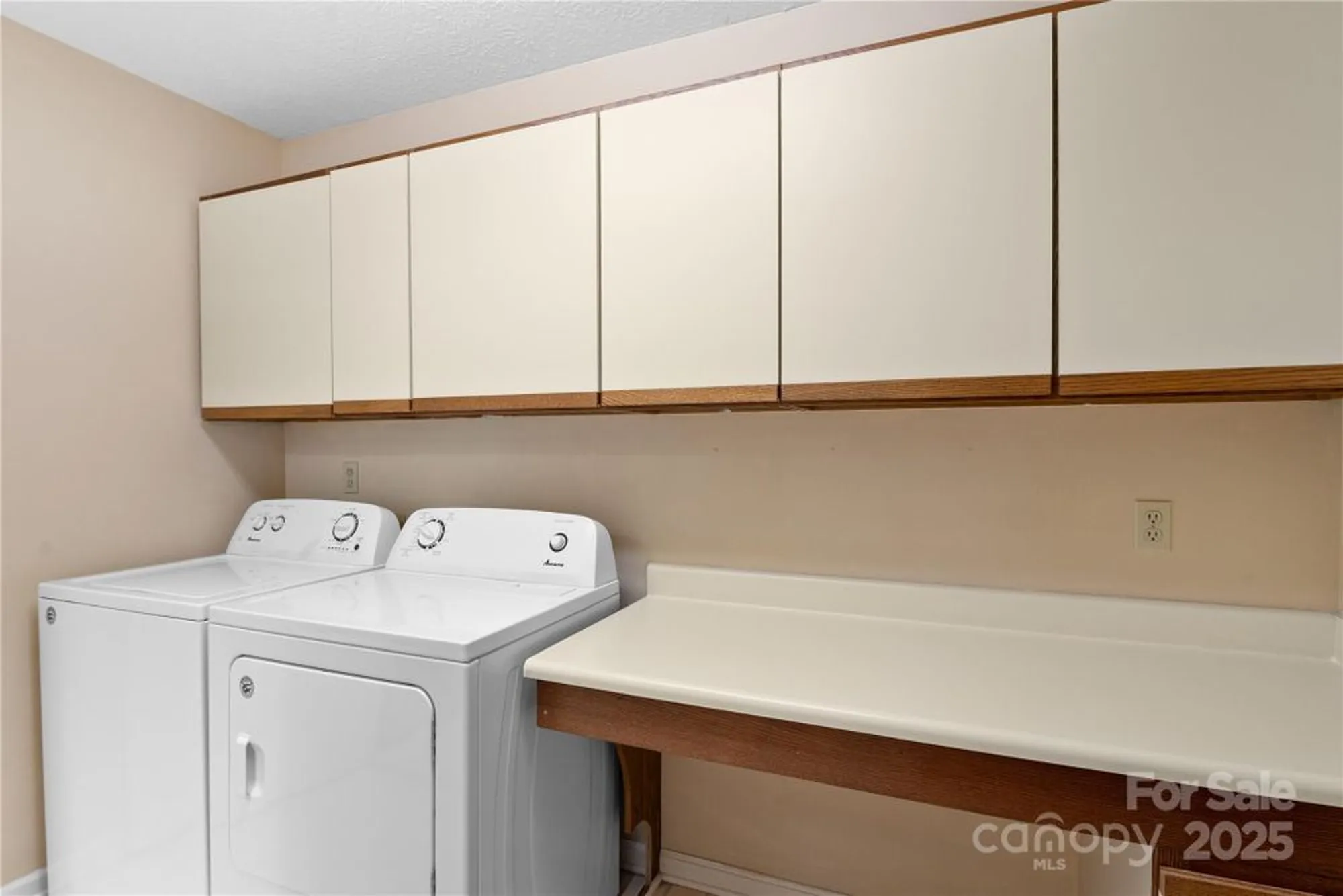 Property Slideshow image 25 of 32 | 131 jenny lind dr, Hendersonville, NC, 28791