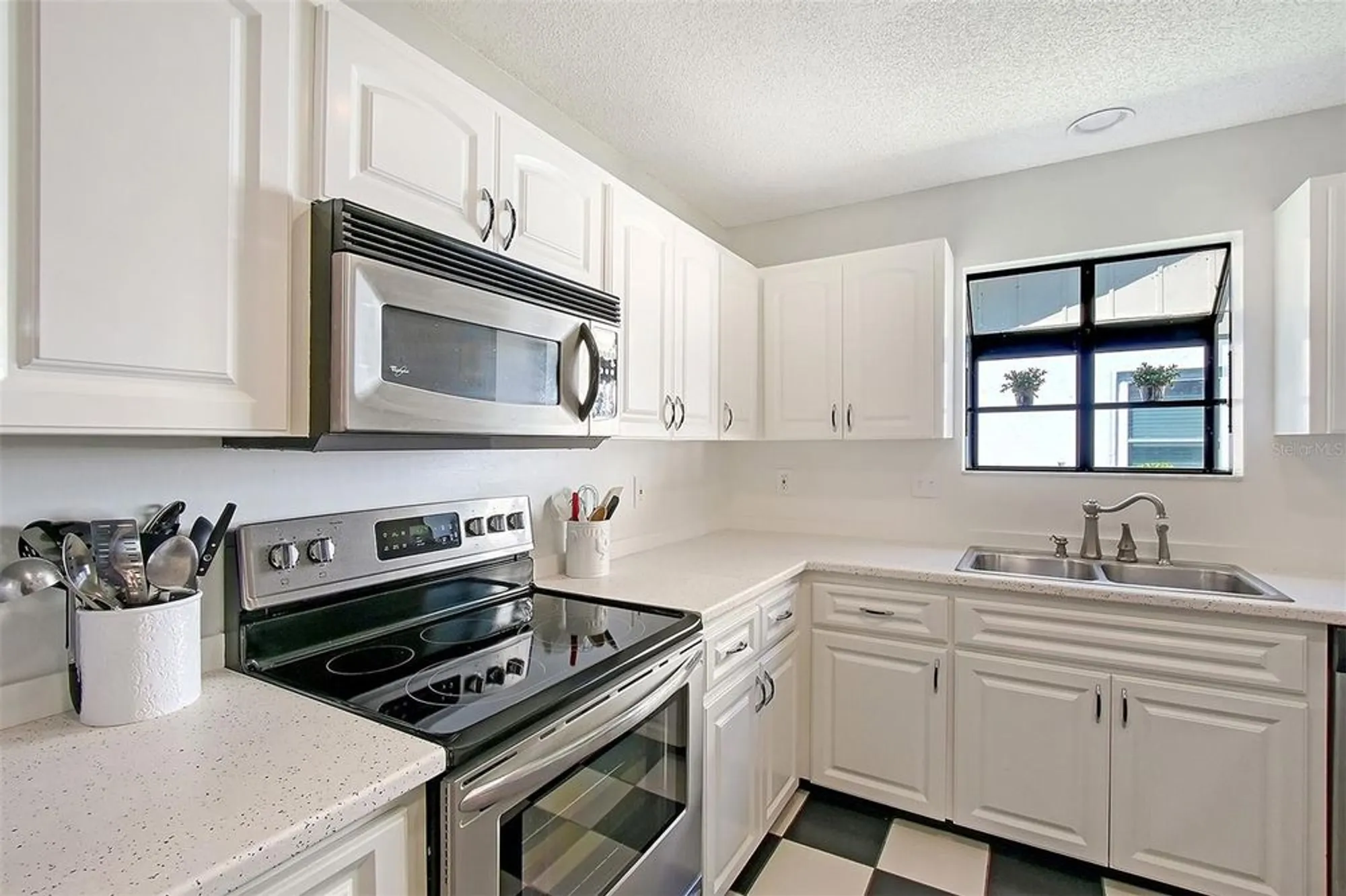 Property Slideshow image 18 of 60 | 7767 pine trace dr, Sarasota, FL, 34243