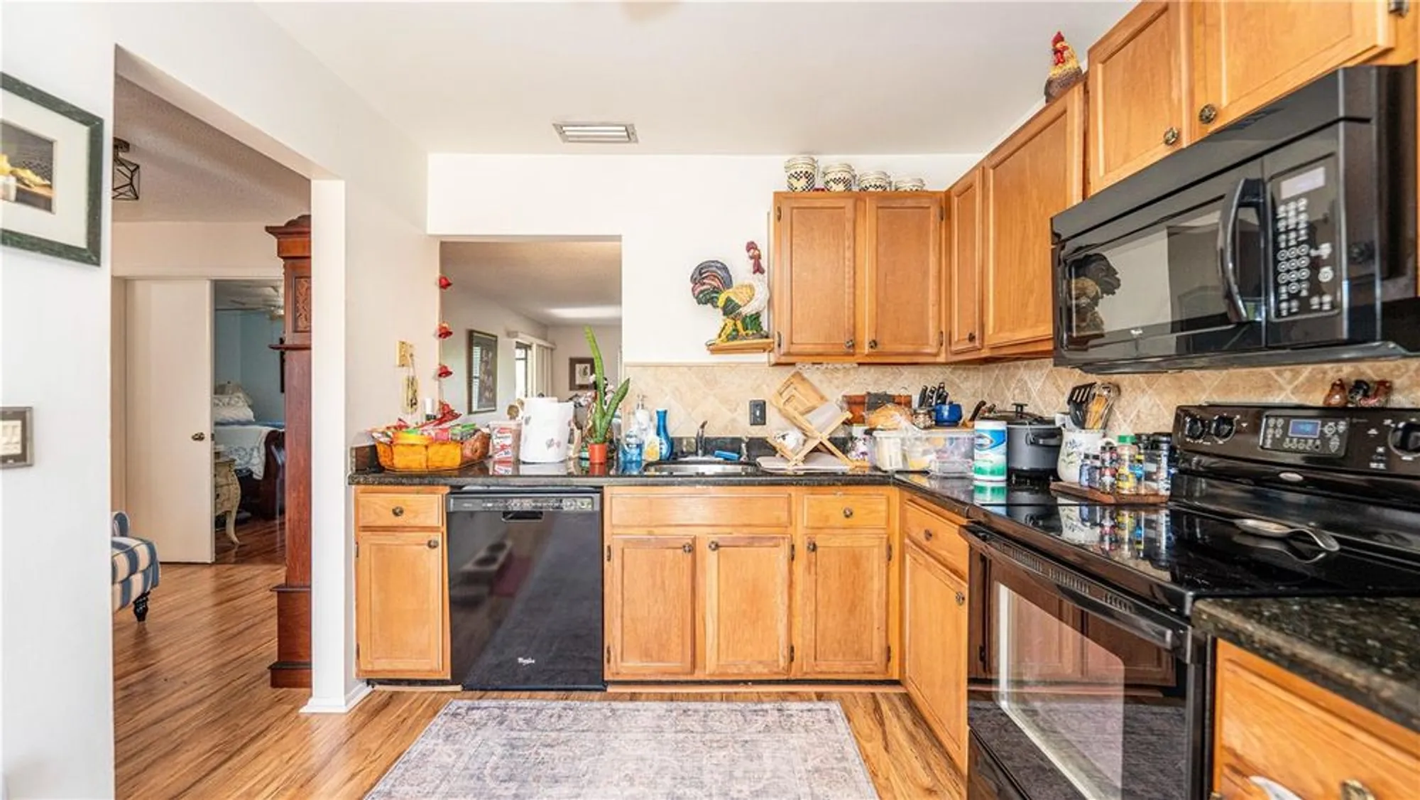 Property Slideshow image 17 of 38 | 272 beaver dam ct, Royal Palm Beach, FL, 33411