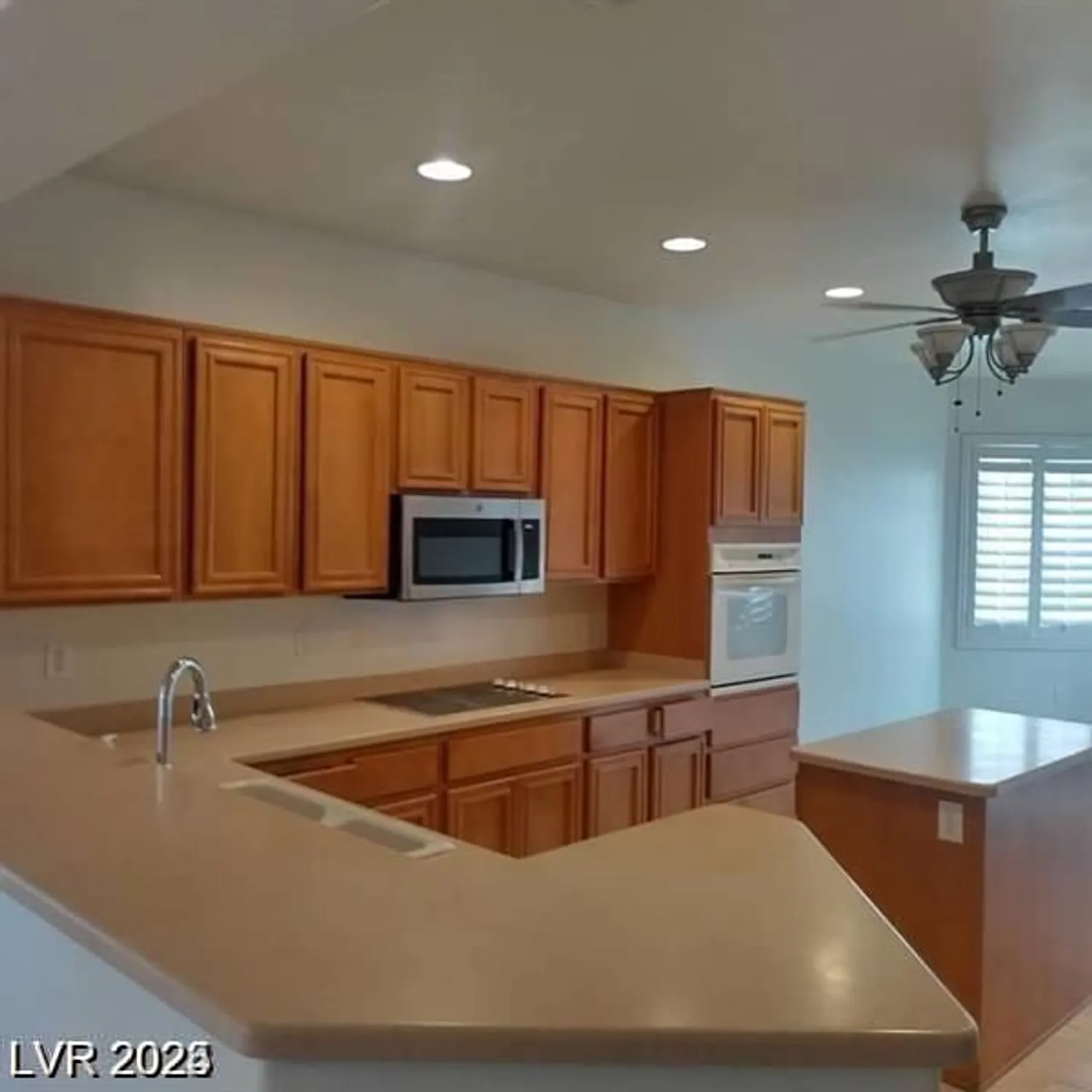 Property Slideshow image 11 of 64 | 1652 black fox canyon rd, Henderson, NV, 89052