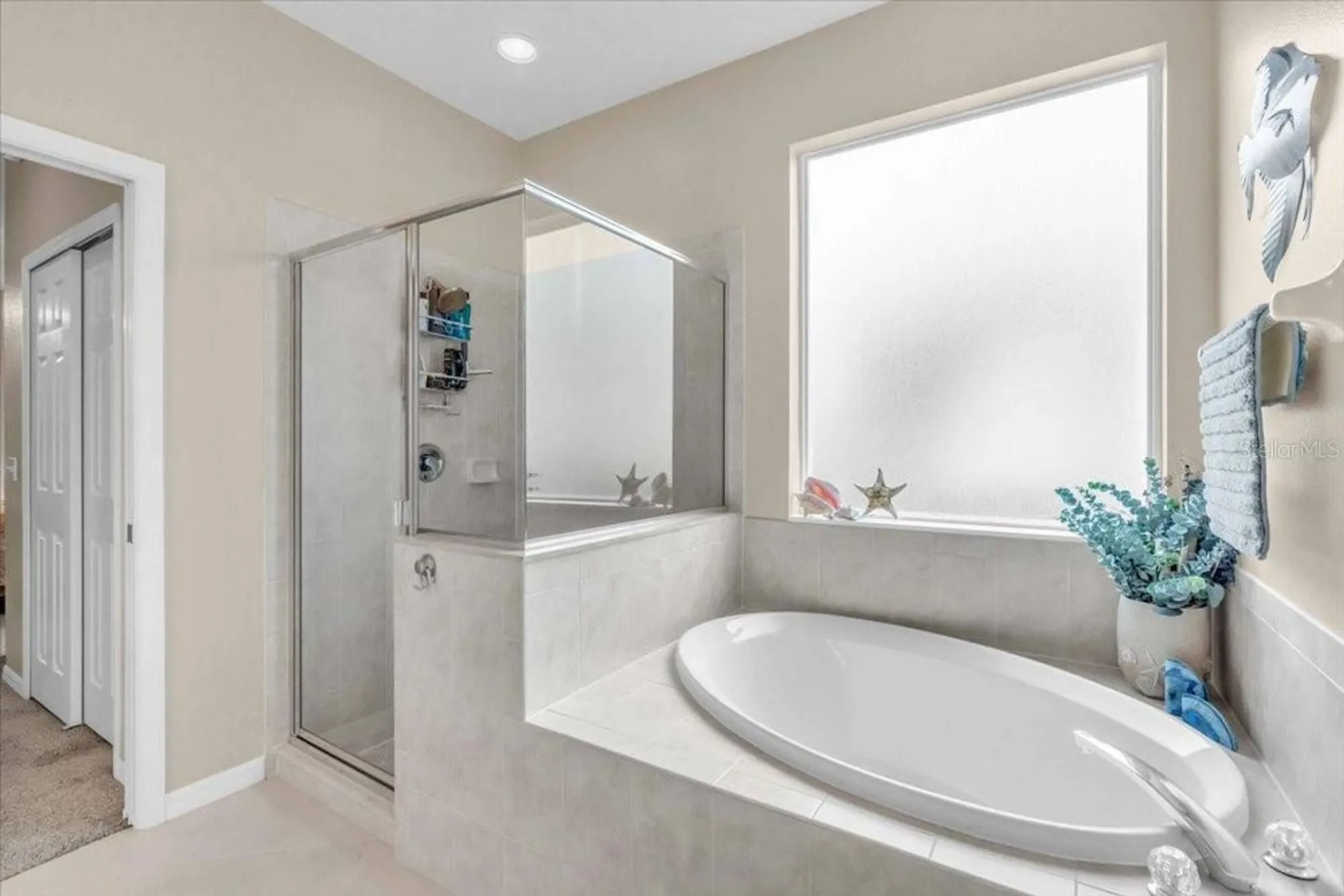 Property Slideshow image 25 of 59 | 8151 victoria falls cir, Sarasota, FL, 34243