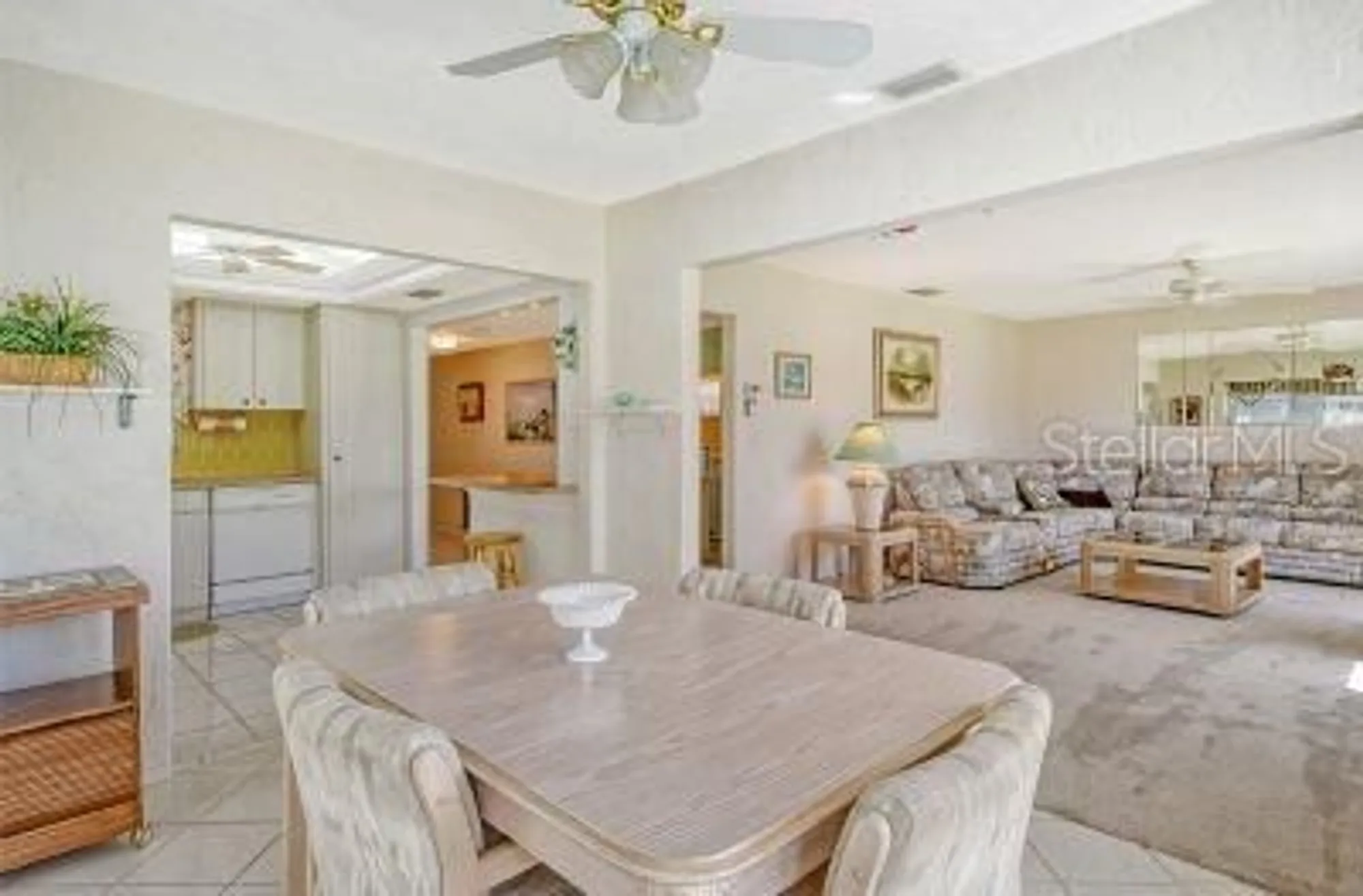Property Slideshow image 15 of 35 | 2020 riverbluff pkwy # v329, Sarasota, FL, 34231