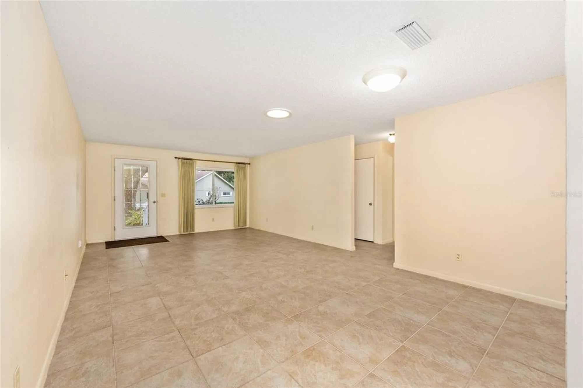 Property Slideshow image 15 of 40 | 9121 sw 83rd ct c, Ocala, FL, 34481