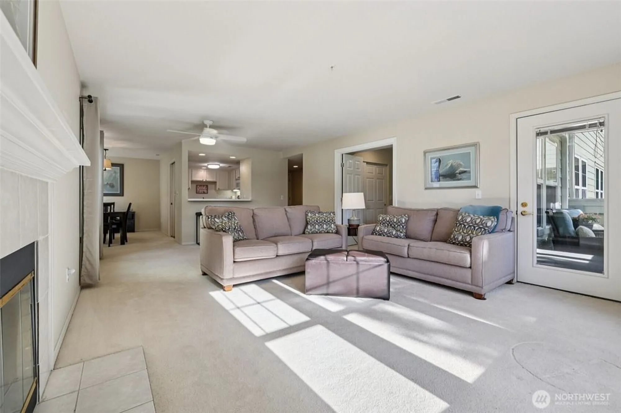 Property Slideshow image 19 of 32 | 4109 224th ln 207, Issaquah, WA, 98029