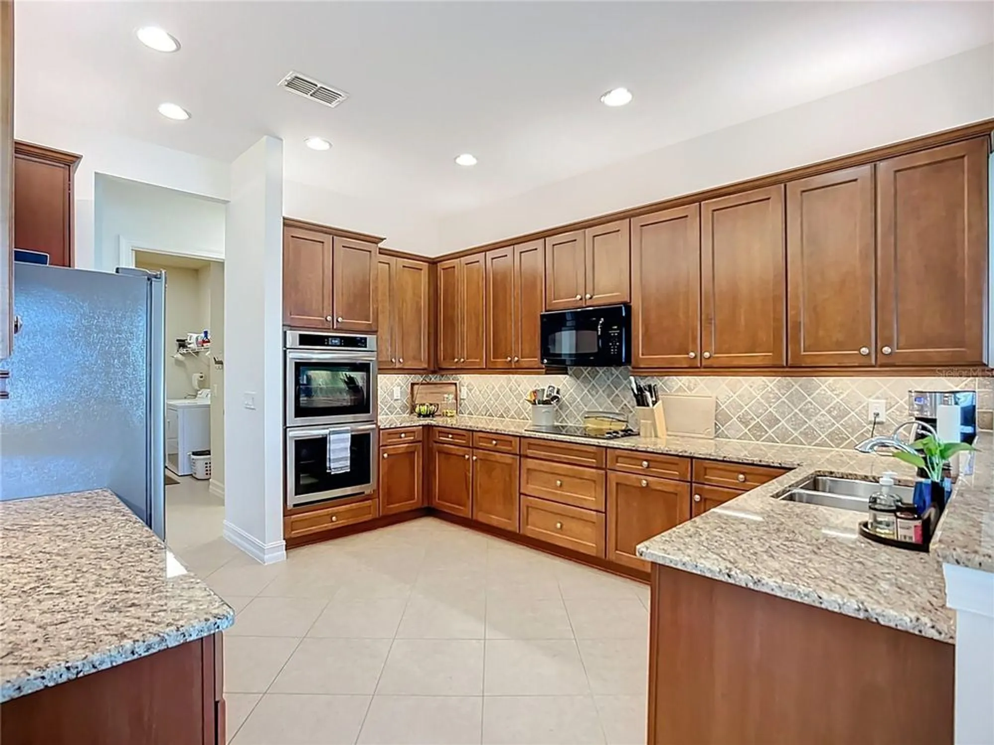Property Slideshow image 16 of 74 | 16244 diamond bay dr, Wimauma, FL, 33598