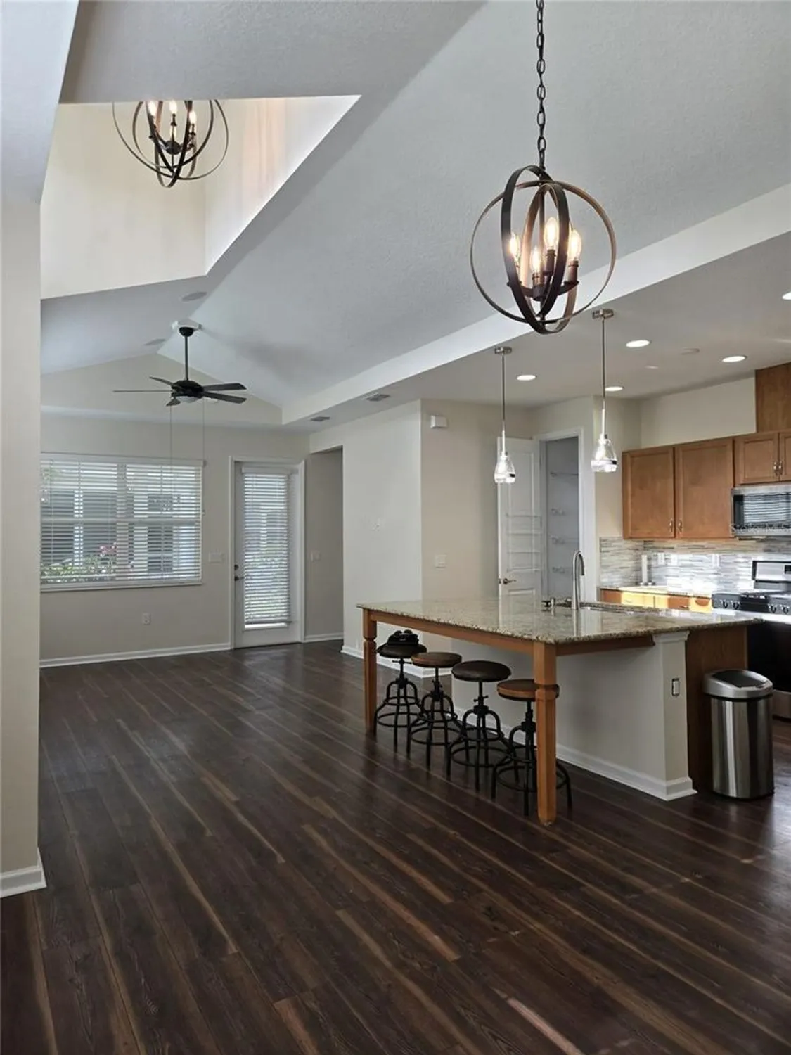 Property Slideshow image 22 of 45 | 422 lime ave, Daytona Beach, FL, 32124