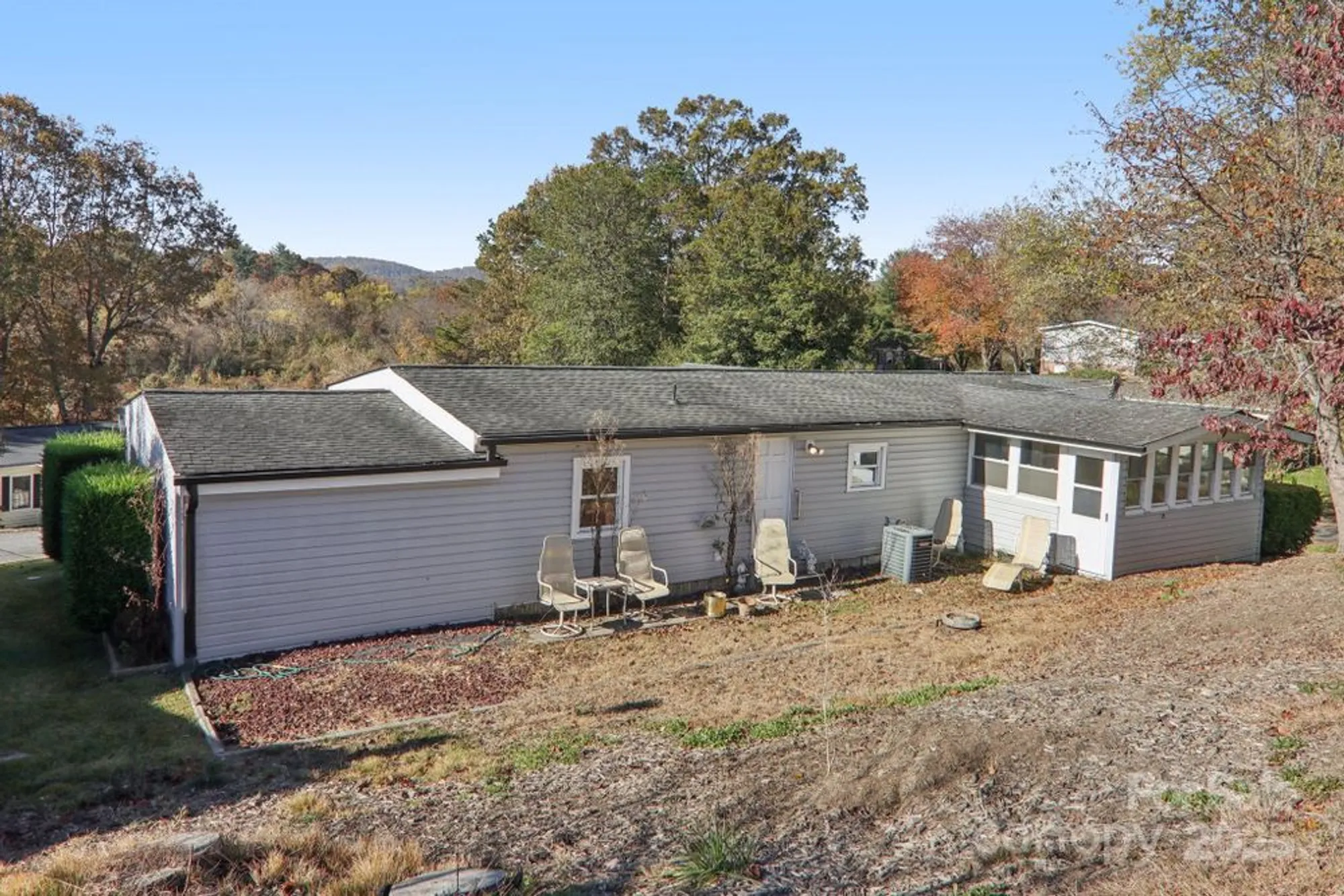 Property Slideshow image 39 of 44 | 201 cranbrook cir, Hendersonville, NC, 28792