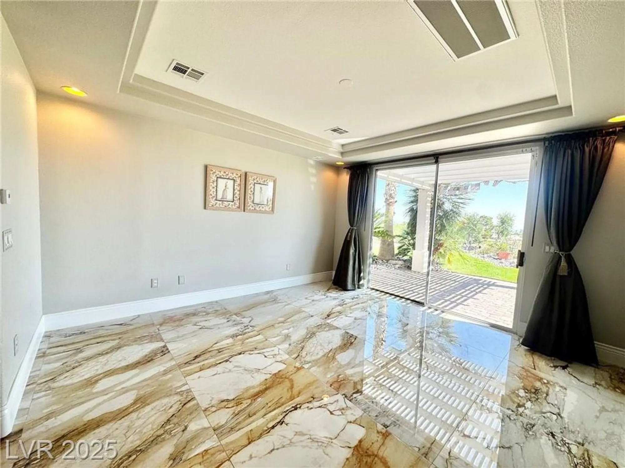 Property Slideshow image 14 of 47 | 4596 bersaglio st, Las Vegas, NV, 89135