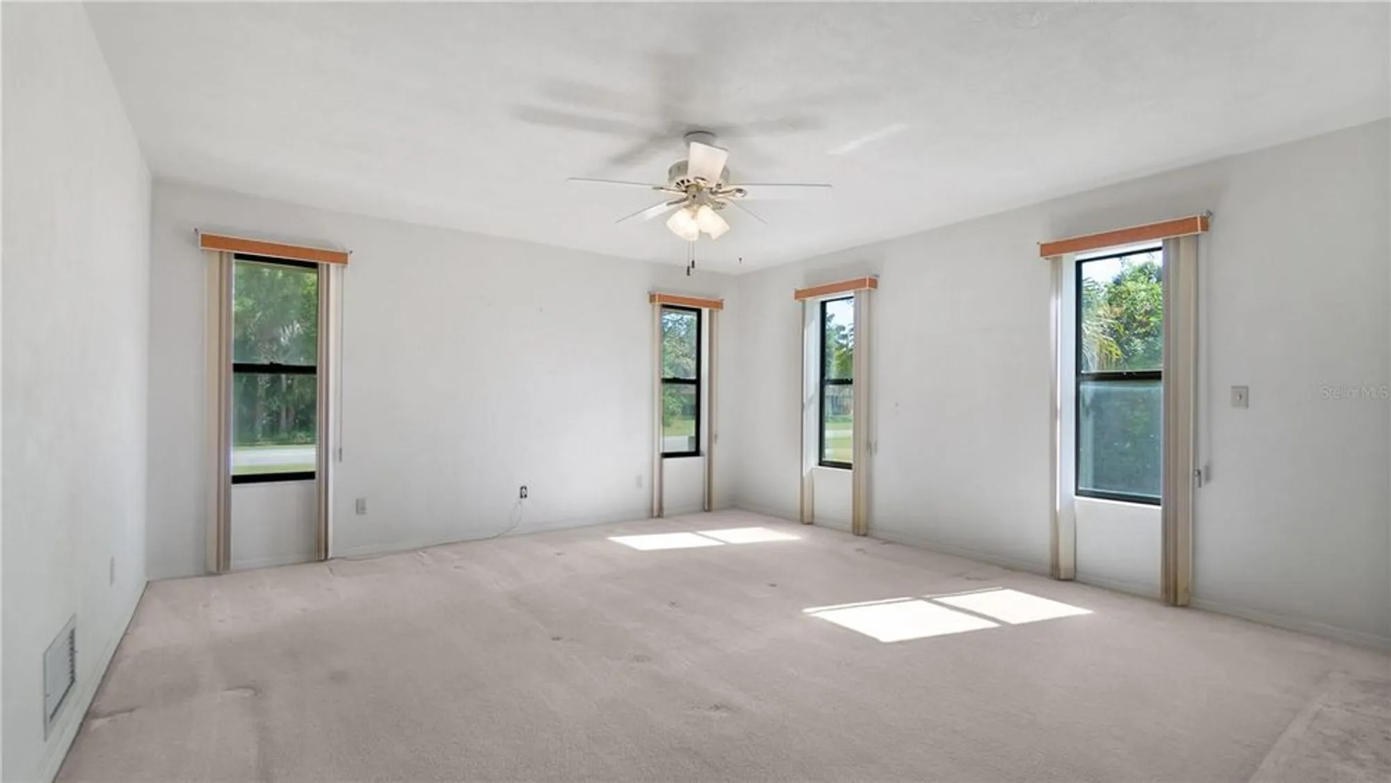 Property Slideshow image 22 of 50 | 965 pelican bay dr, Daytona Beach, FL, 32119