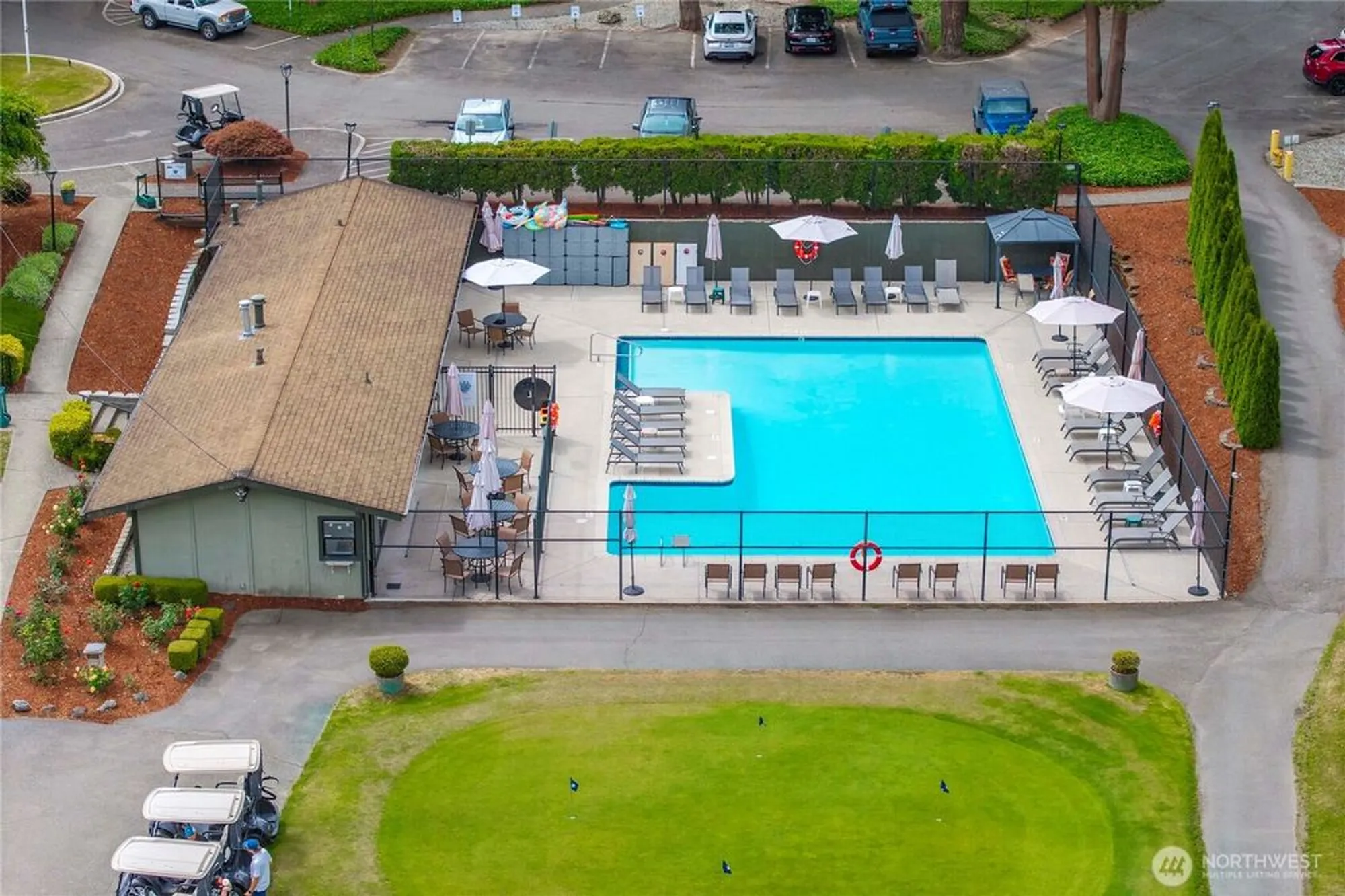 Property Slideshow image 25 of 35 | 10637 glen acres dr s # 10637, Seattle, WA, 98168