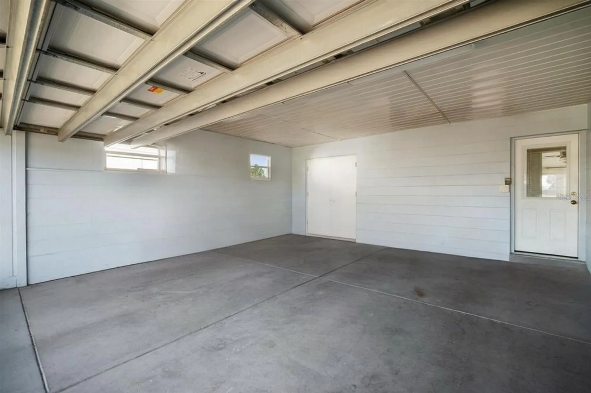 Property Slideshow image 32 of 49 | 609 fox hills dr, Sun City Center, FL, 33573