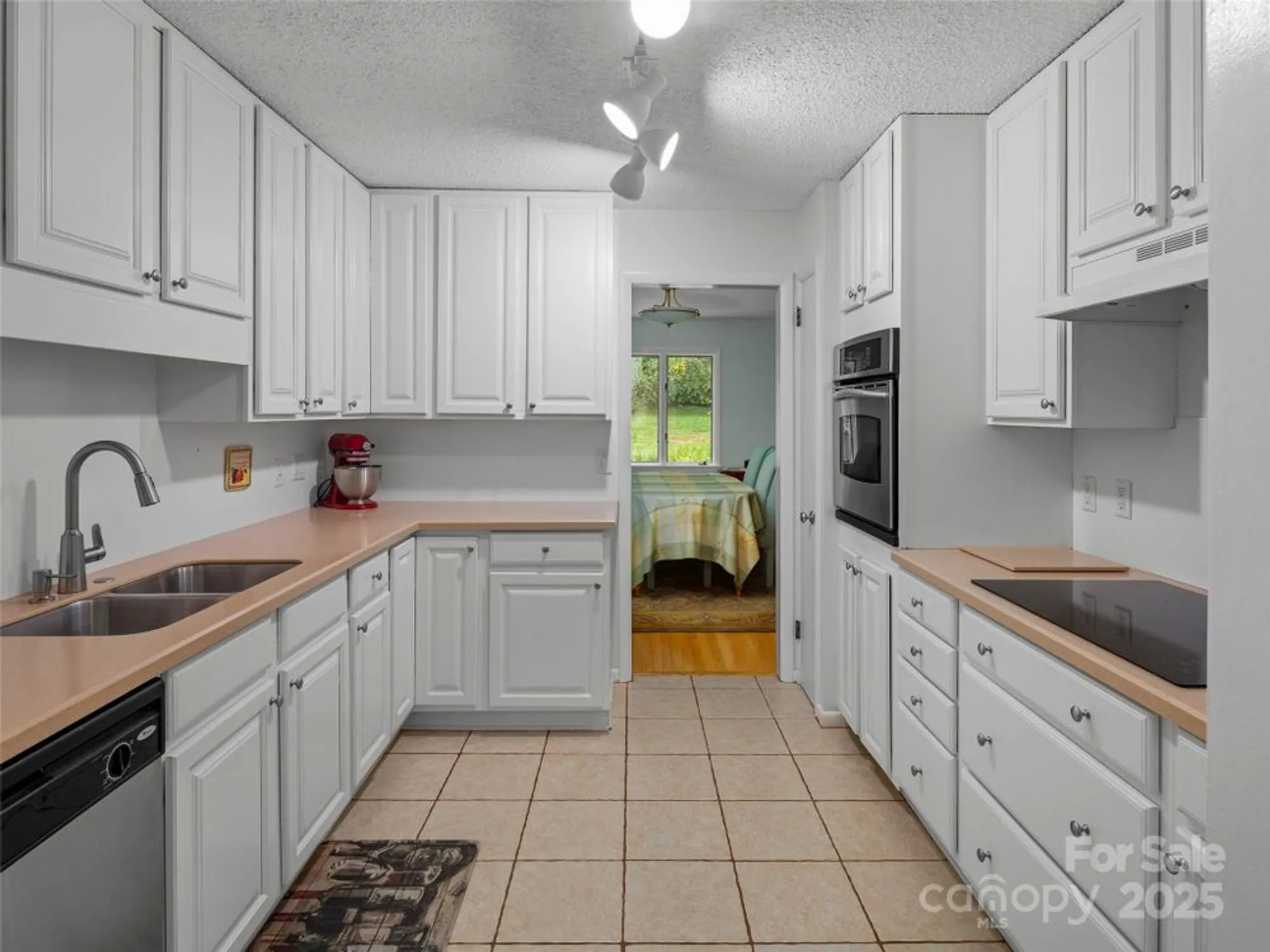 Property Slideshow image 14 of 27 | 102 crowfields dr, Asheville, NC, 28803