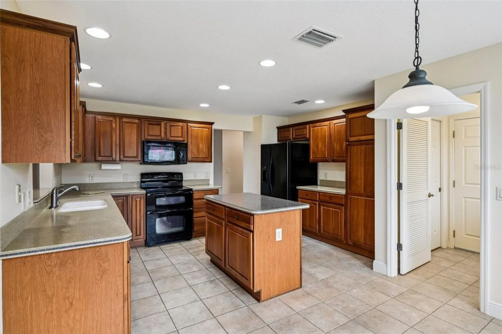 Property Slideshow image 15 of 55 | 1722 bugle ter, The Villages, FL, 32162
