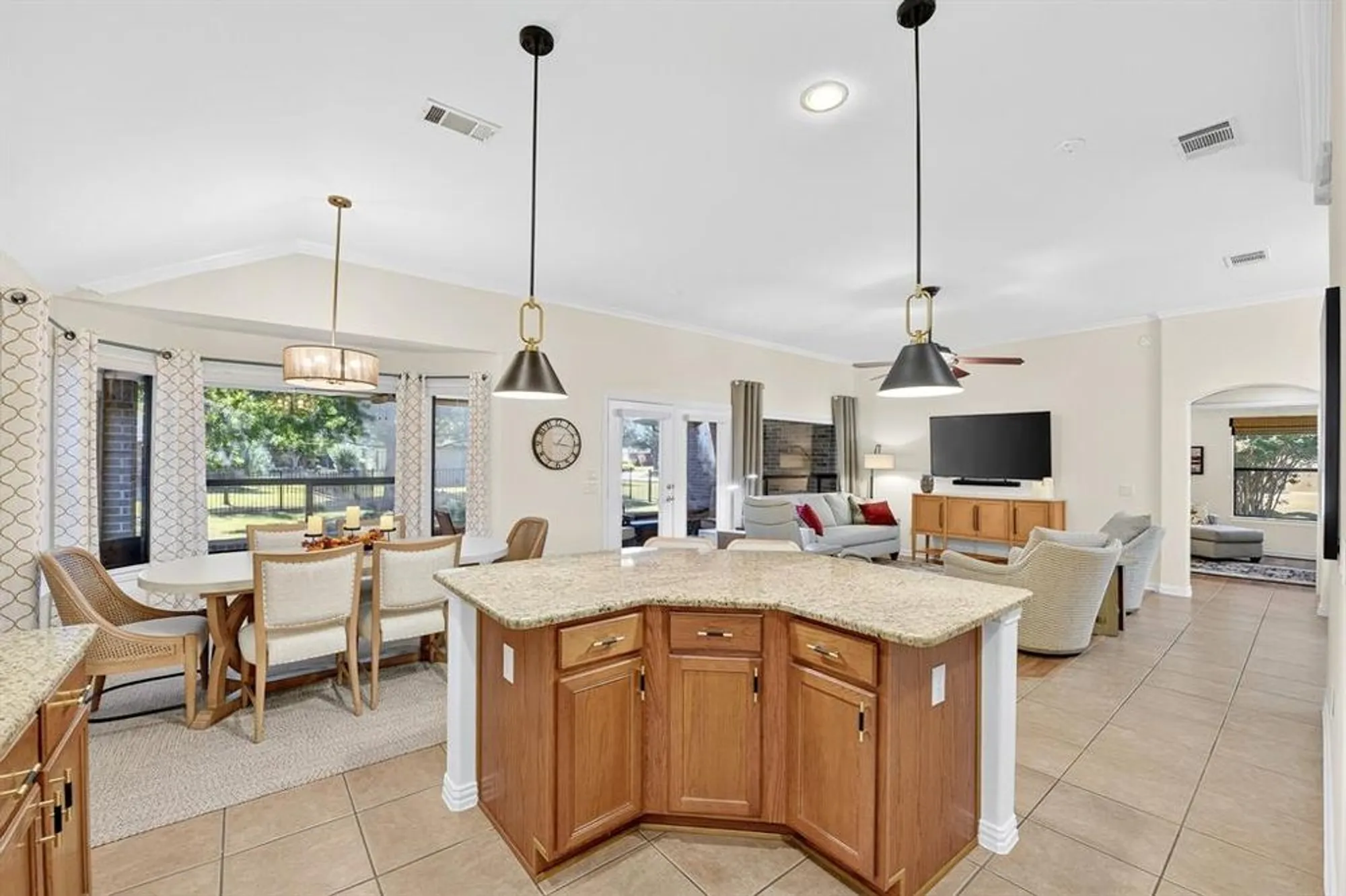 Property Slideshow image 15 of 29 | 9609 pinewood dr, Denton, TX, 76207