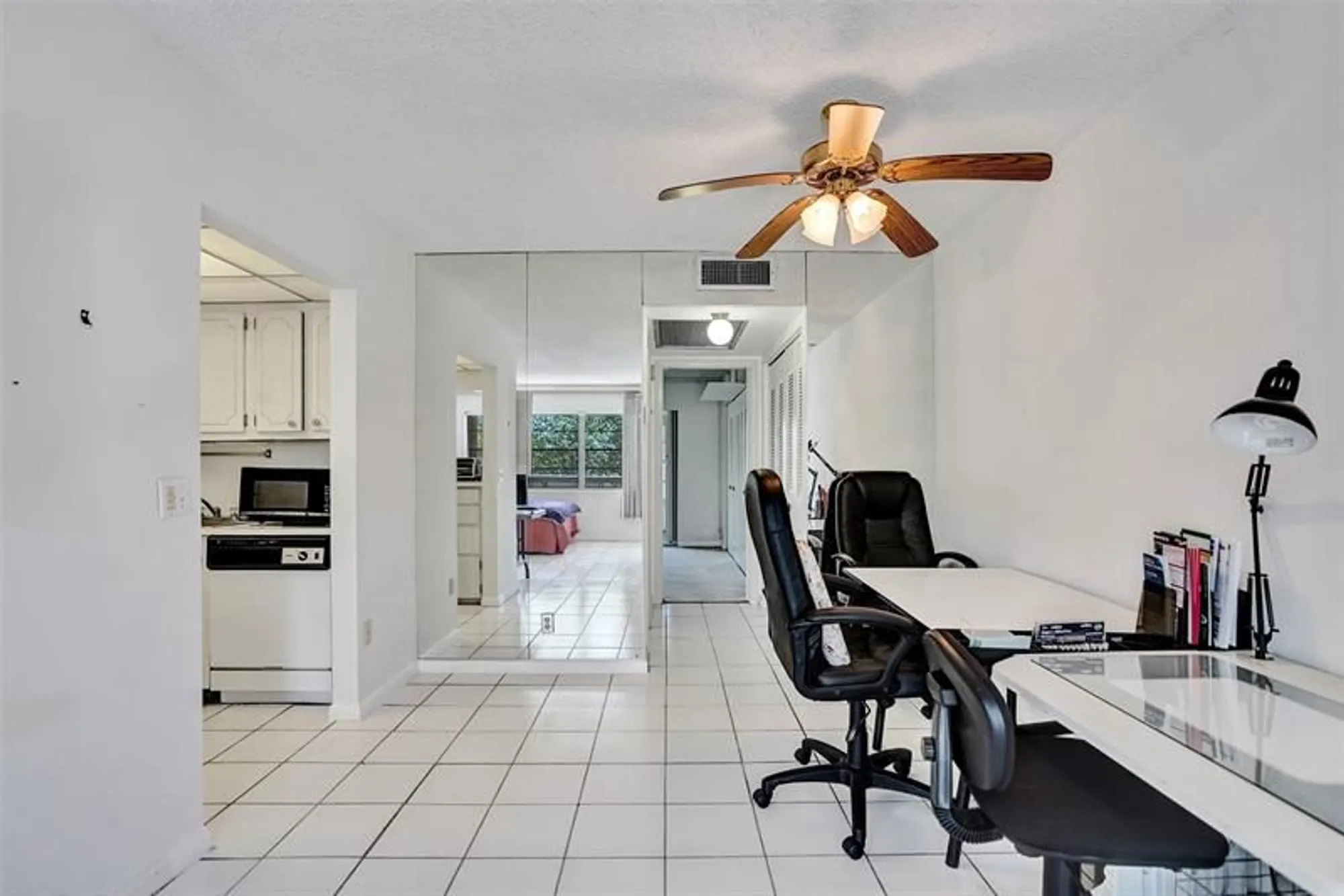 Property Slideshow image 4 of 38 | 3038 berkshire b # 3038, Deerfield Beach, FL, 33442