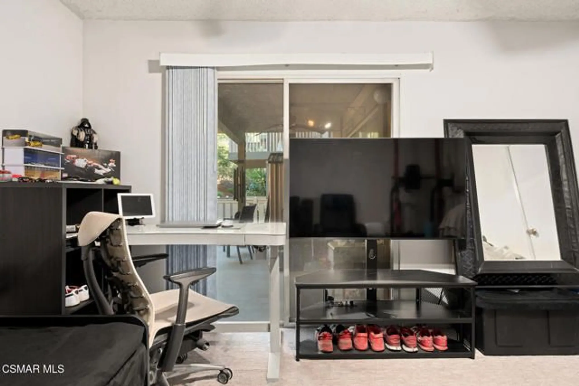 Property Slideshow image 9 of 20 | 327 chestnut hill ct 11, Thousand Oaks, CA, 91360