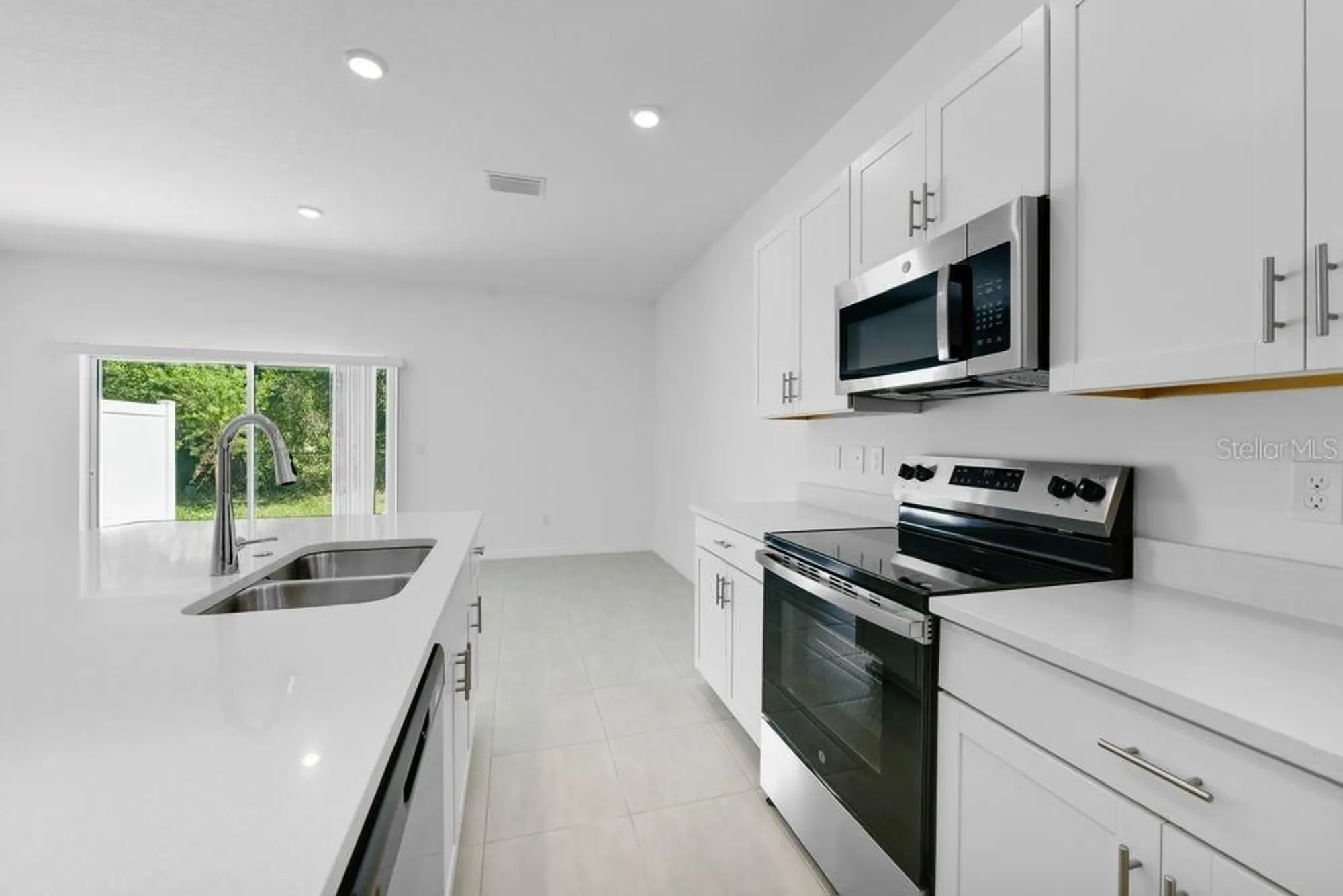 Property Slideshow image 4 of 40 | 15148 cuzcorro ct, Nokomis, FL, 34275