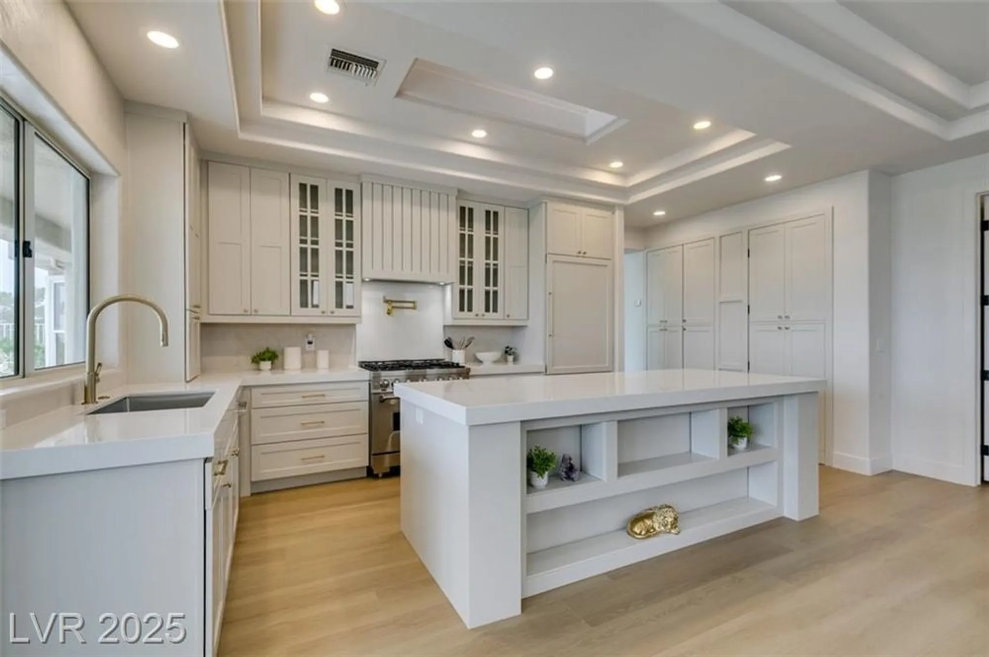 Property Slideshow image 19 of 39 | 2104 hot oak ridge st, Las Vegas, NV, 89134