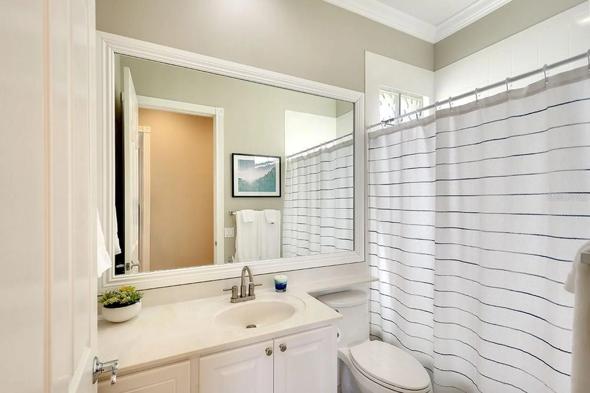 Property Slideshow image 32 of 50 | 5877 ferrara dr, Sarasota, FL, 34238