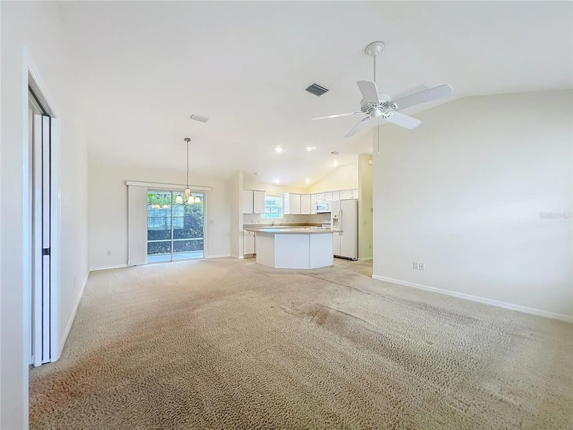 Property Slideshow image 13 of 46 | 2530 foxbridge ter, The Villages, FL, 32162