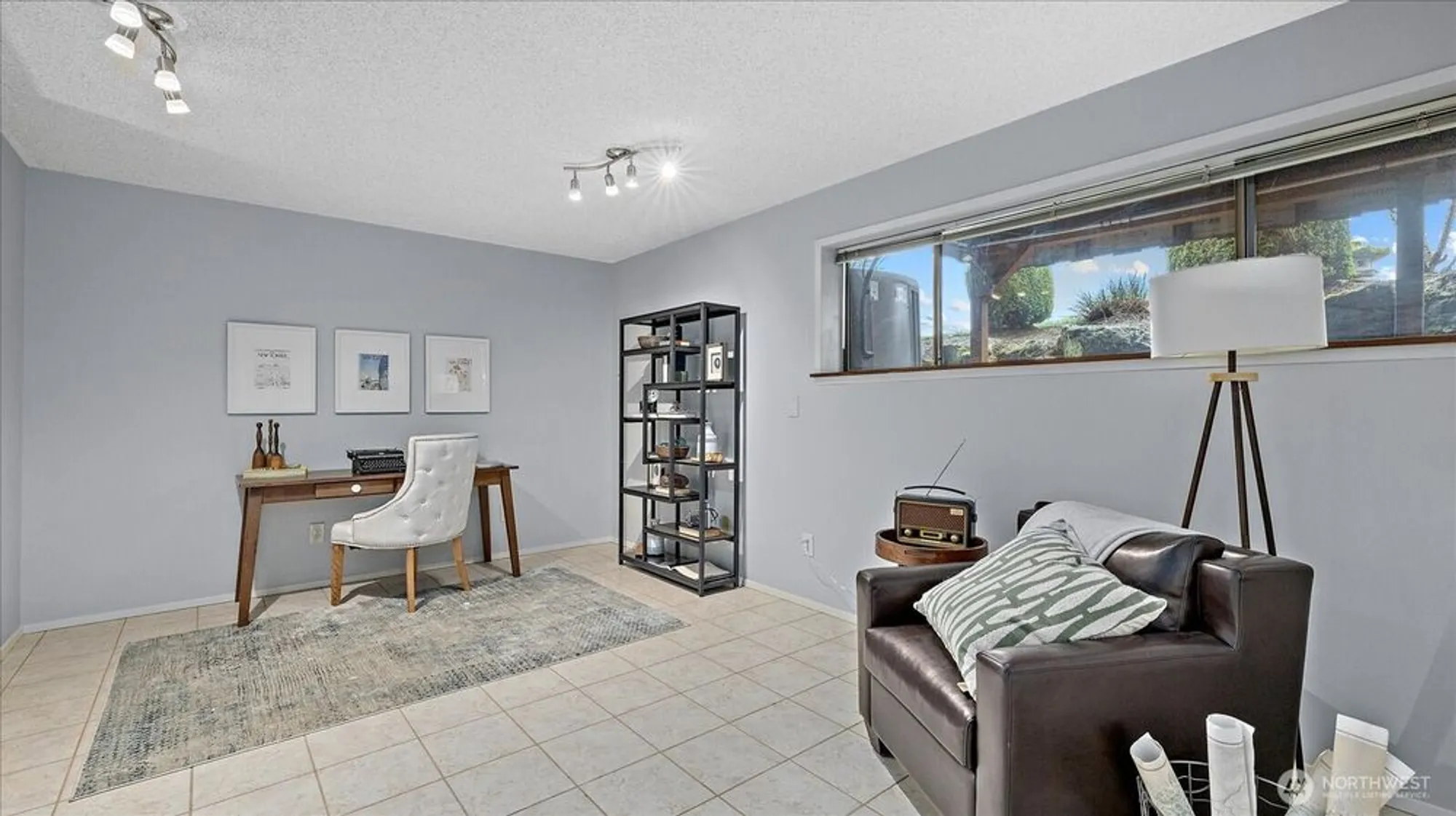Property Slideshow image 26 of 38 | 10743 glen acres dr s # 10743, Seattle, WA, 98168