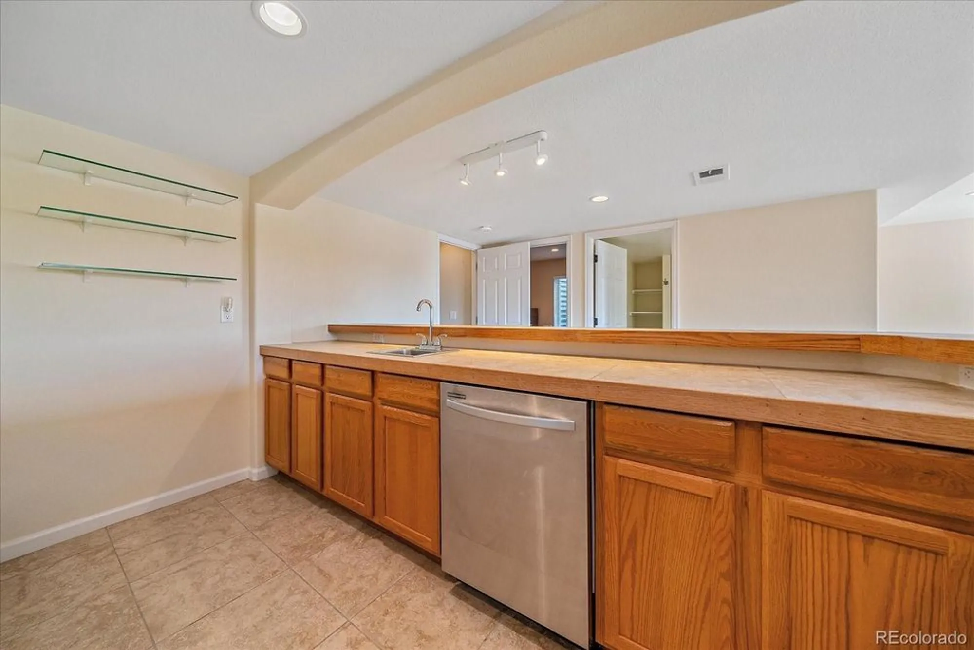 Property Slideshow image 32 of 43 | 22852 e david pl, Aurora, CO, 80016