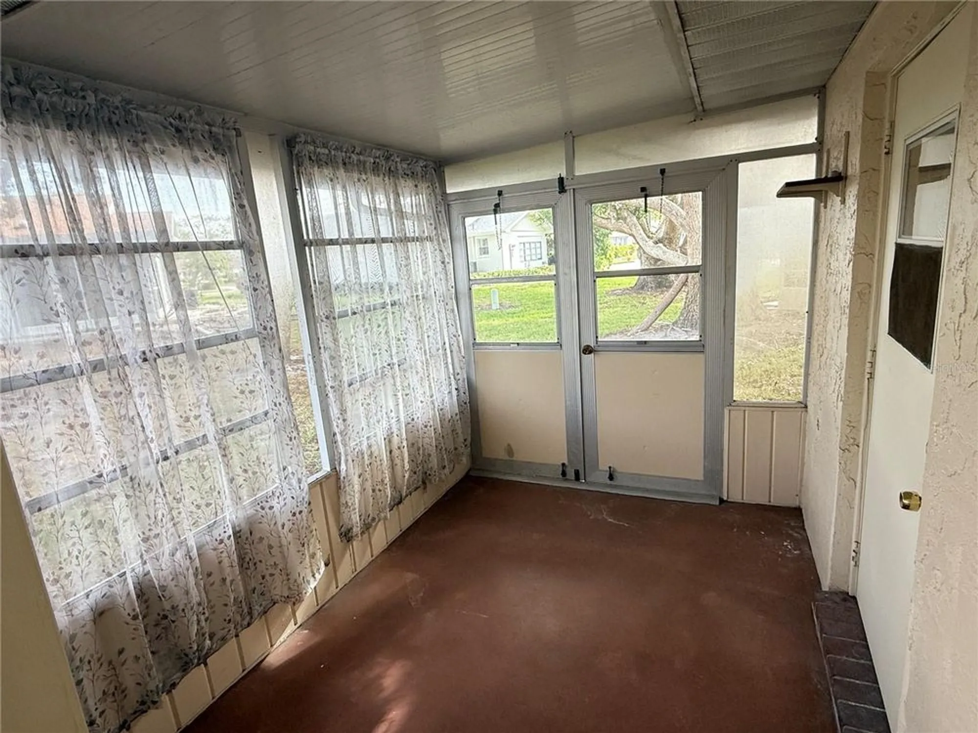 Property Slideshow image 21 of 37 | 407 feltham trl unit b, Sun City Center, FL, 33573