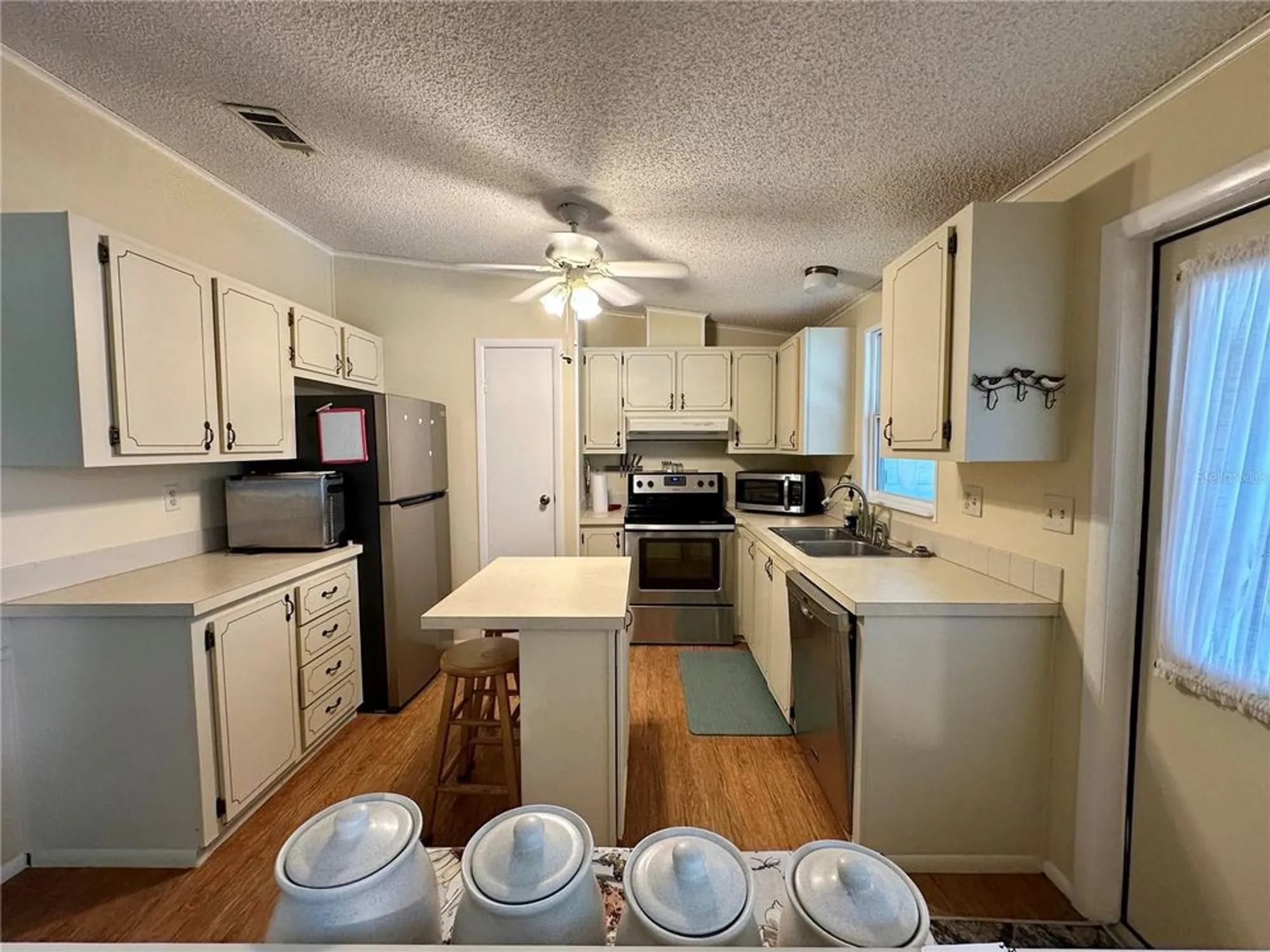 Property Slideshow image 6 of 24 | 902 rose ln, The Villages, FL, 32159