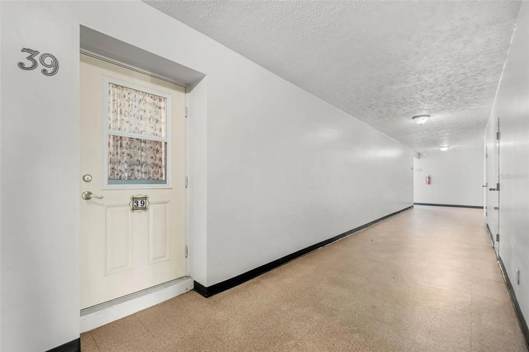 Property Slideshow image 16 of 40 | 2455 finlandia ln 39, Clearwater, FL, 33763