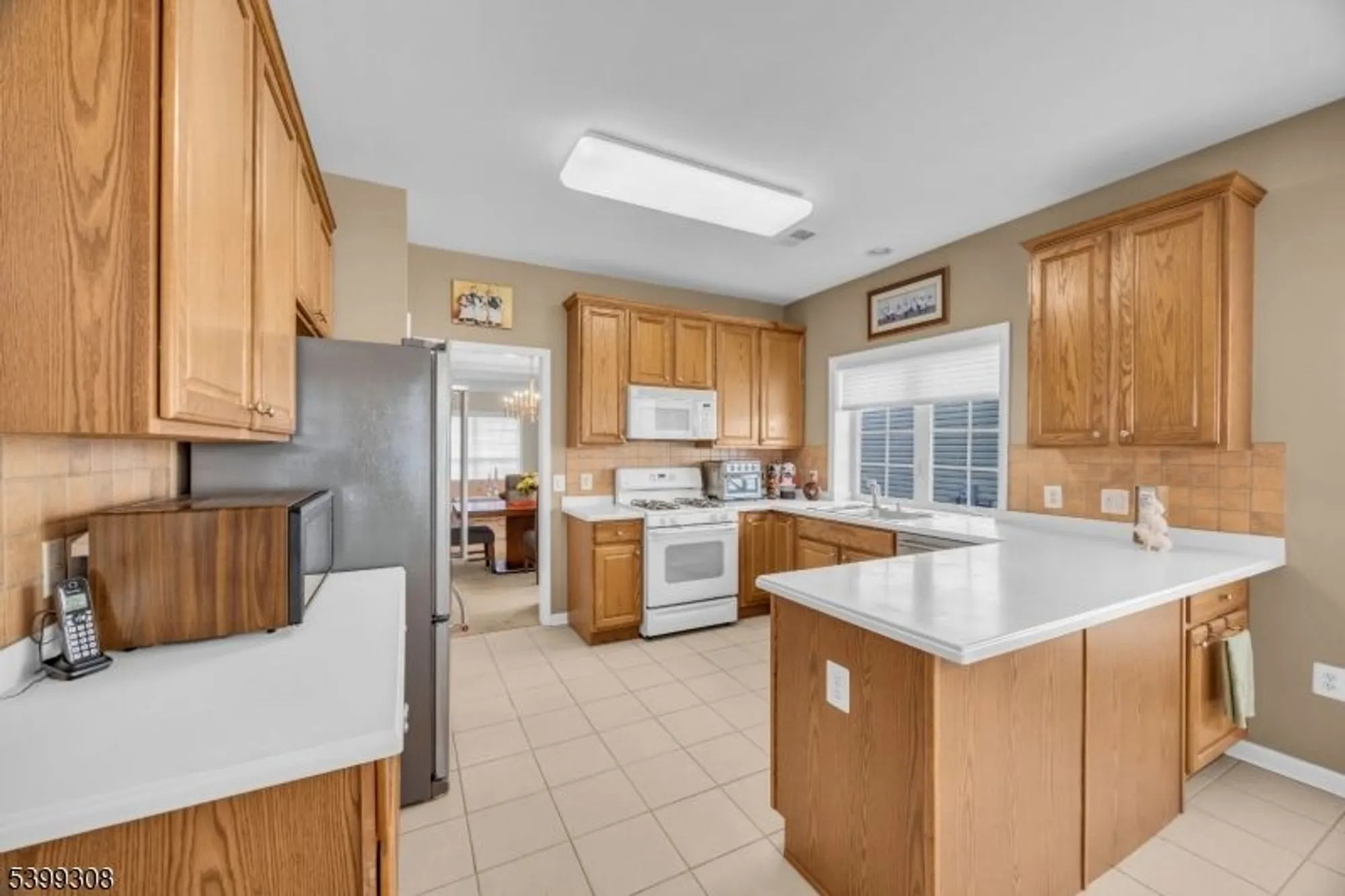 Property Slideshow image 17 of 44 | 324 biltmore ln, Somerset, NJ, 08873