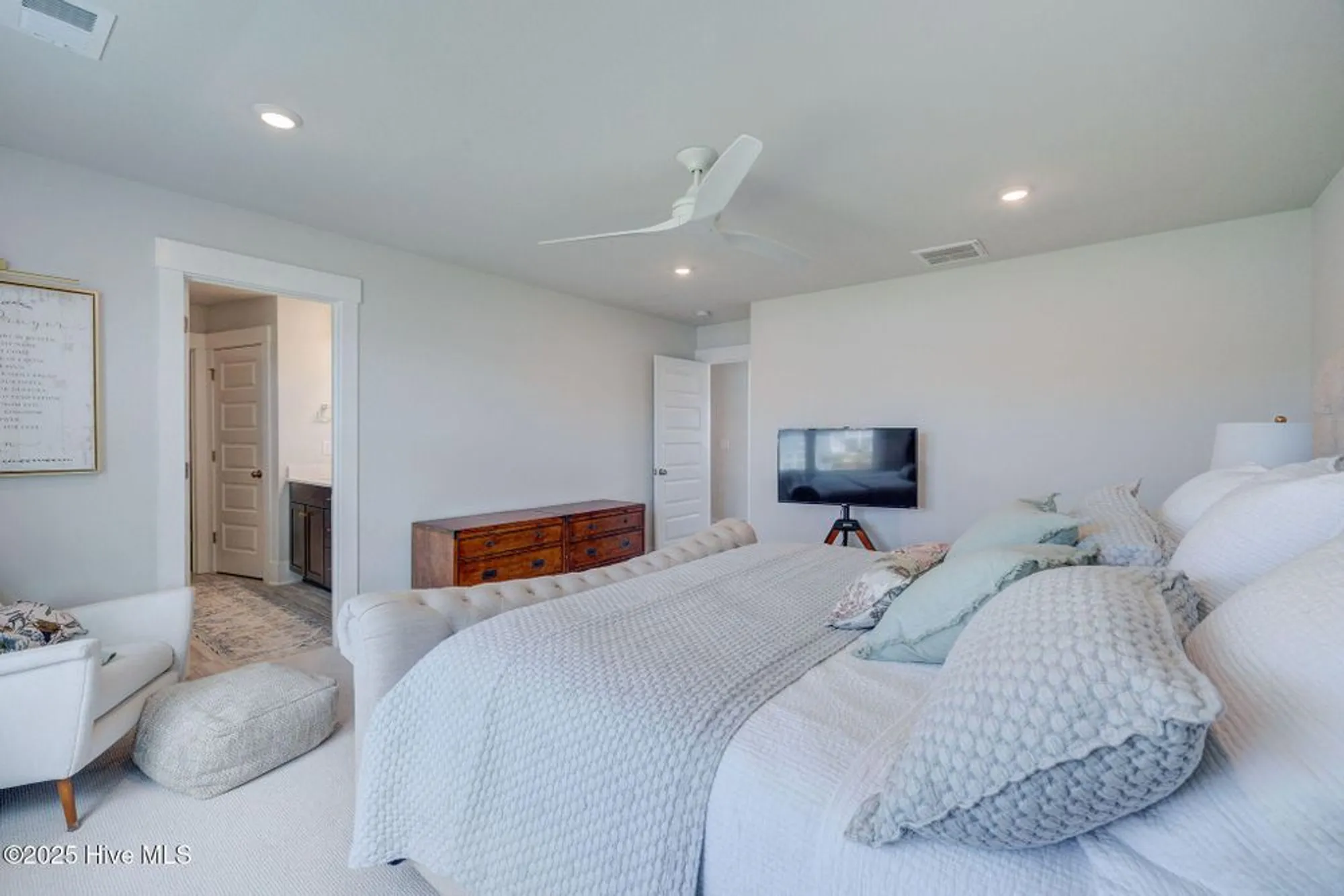 Property Slideshow image 30 of 109 | 1368 trisail ter, Wilmington, NC, 28412