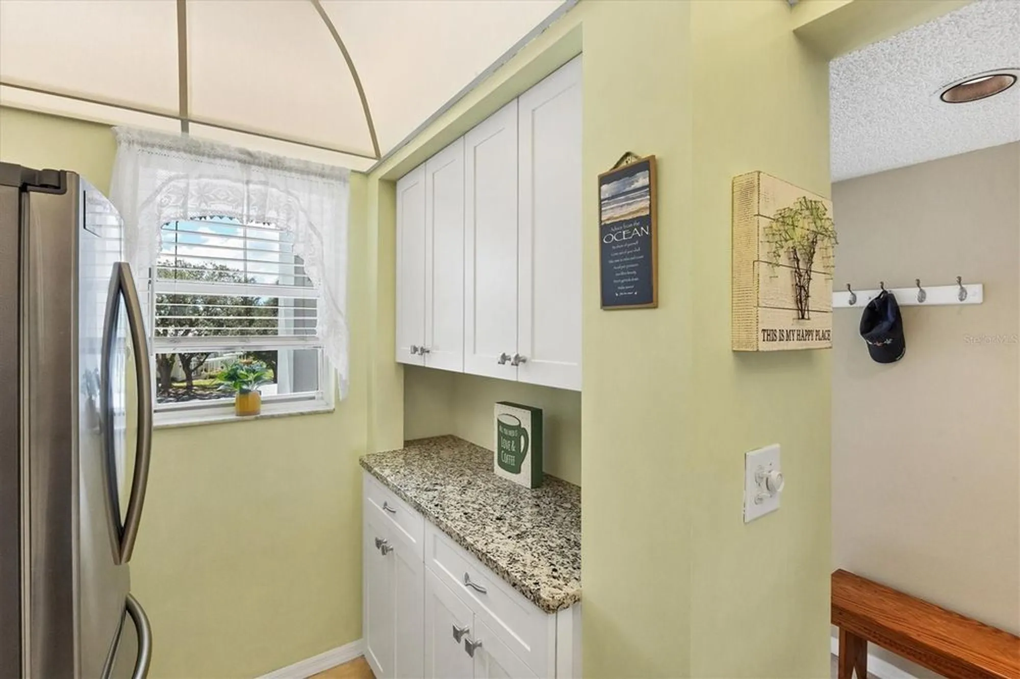 Property Slideshow image 10 of 49 | 404 cerromar cir 308, Venice, FL, 34293