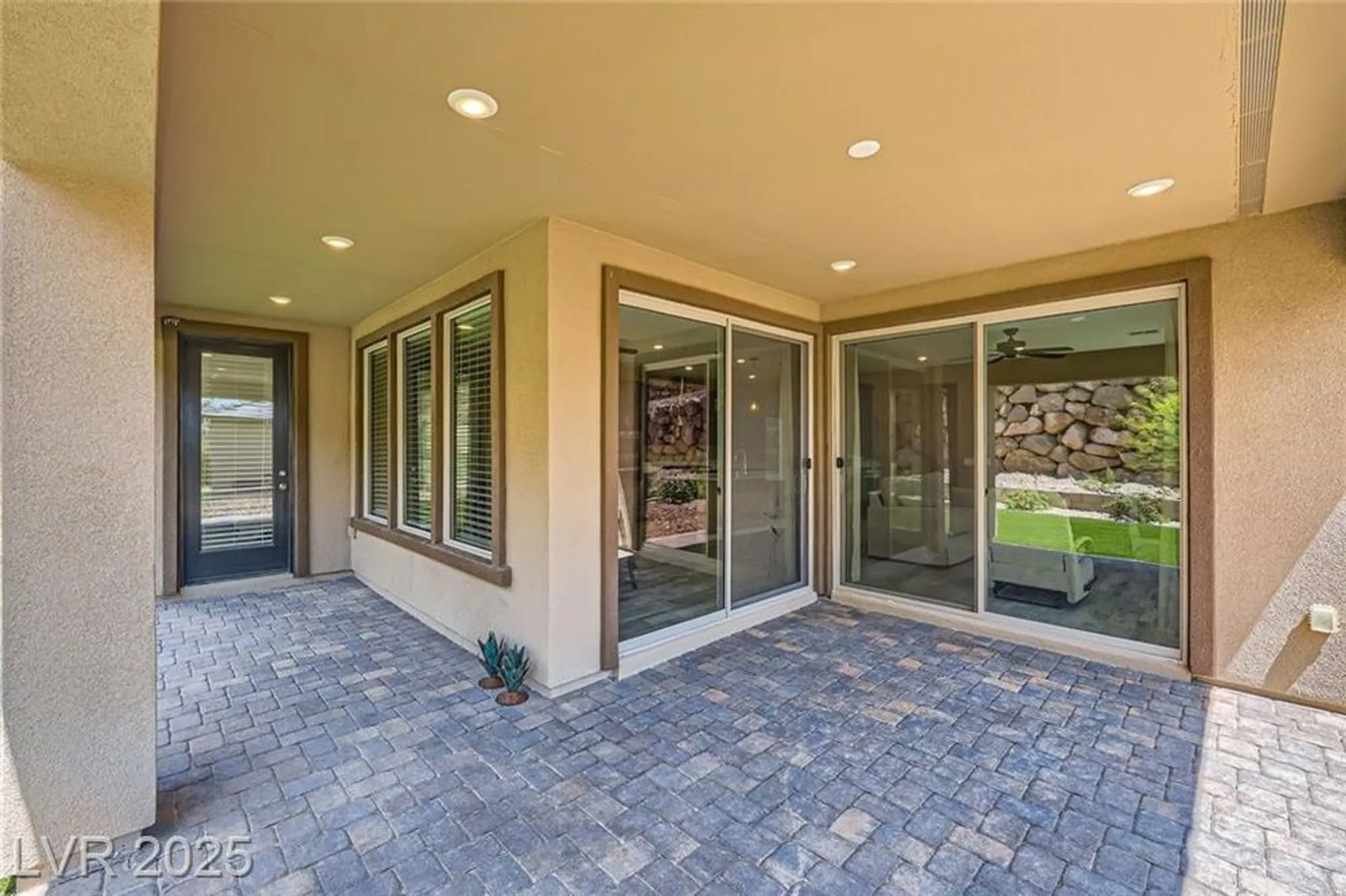 Property Slideshow image 26 of 36 | 243 sun glaze ave, Henderson, NV, 89011