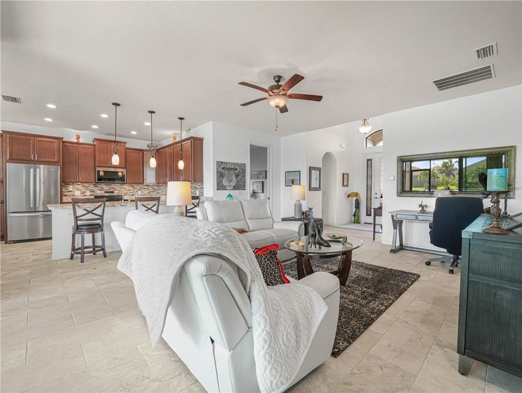 Property Slideshow image 9 of 68 | 1069 sawgrass dr, Winter Haven, FL, 33884