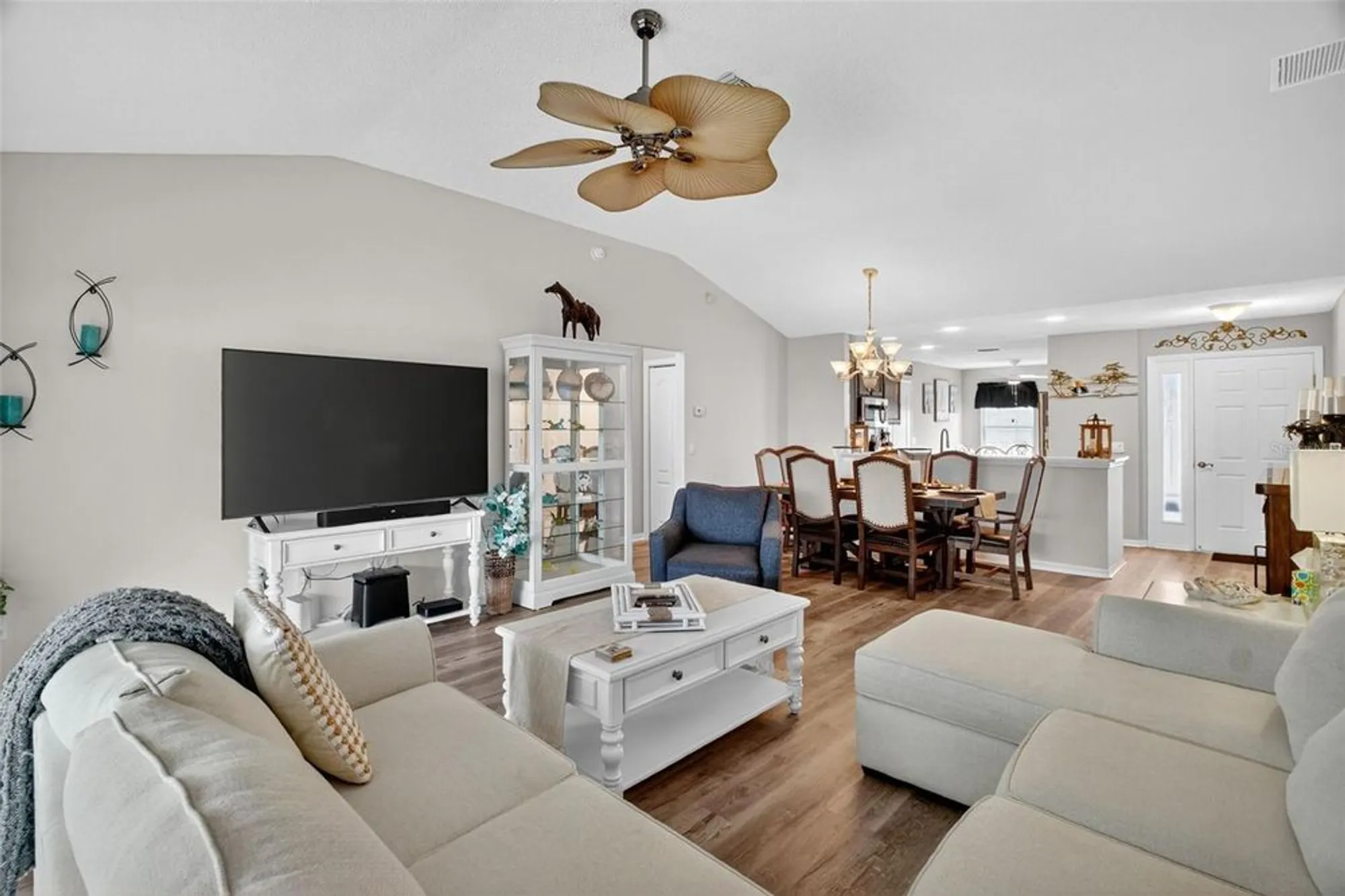 Property Slideshow image 17 of 30 | 16850 se 86th deptford ct, The Villages, FL, 32162