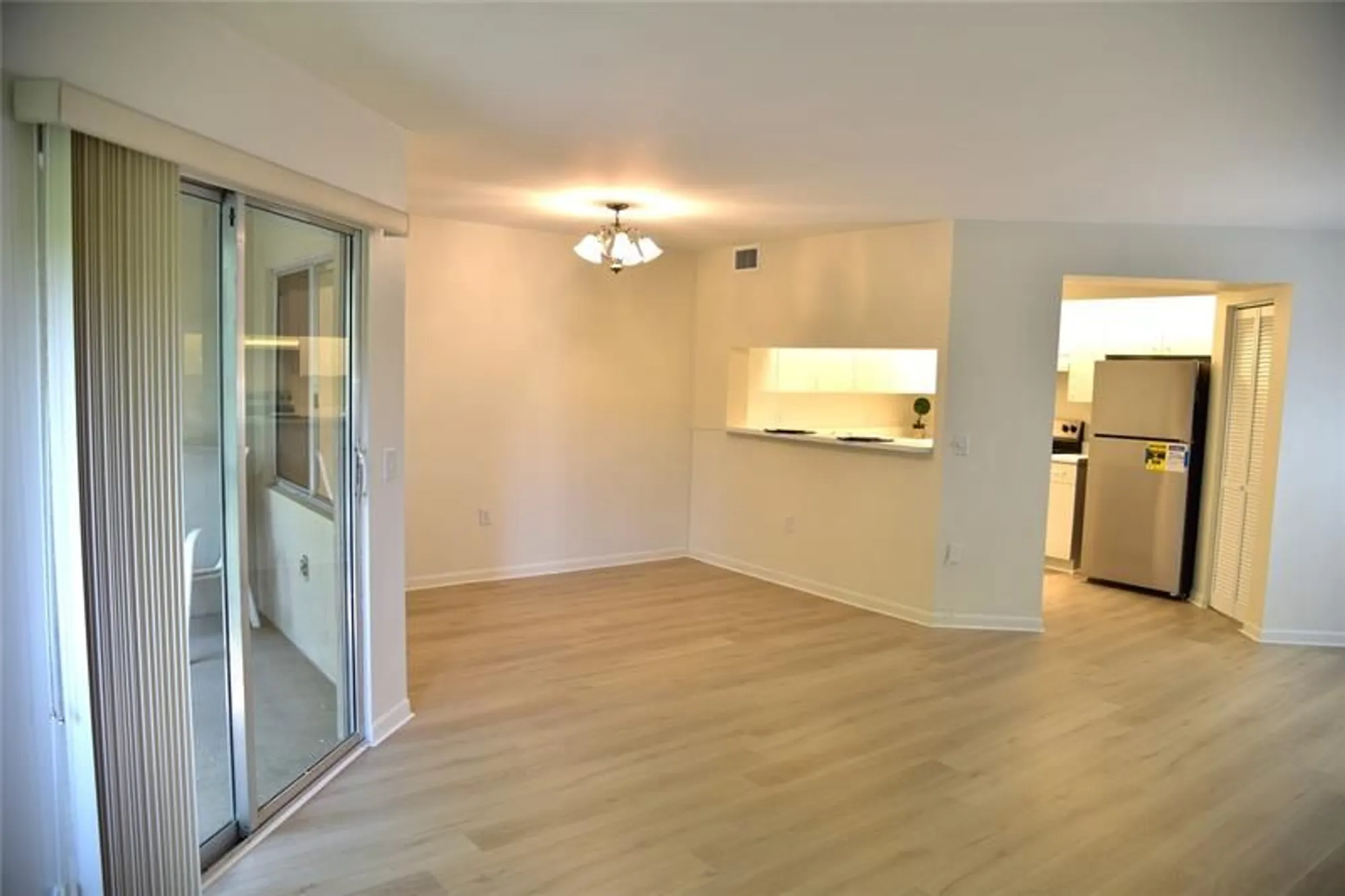 Property Slideshow image 8 of 21 | 801 sw 138th ave e402, Pembroke Pines, FL, 33027