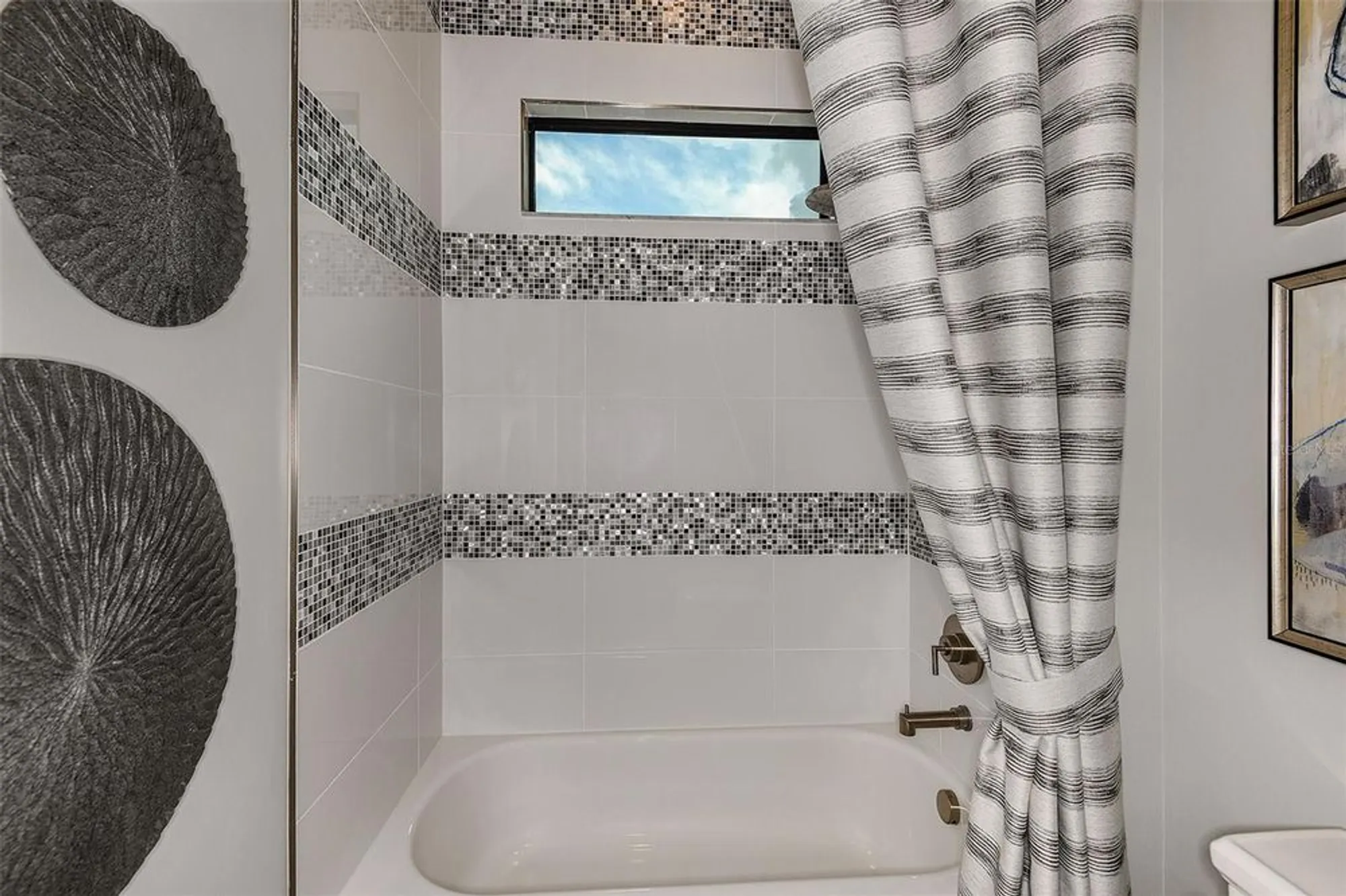 Property Slideshow image 37 of 78 | 18225 cresswind ter, Lakewood Ranch, FL, 34211