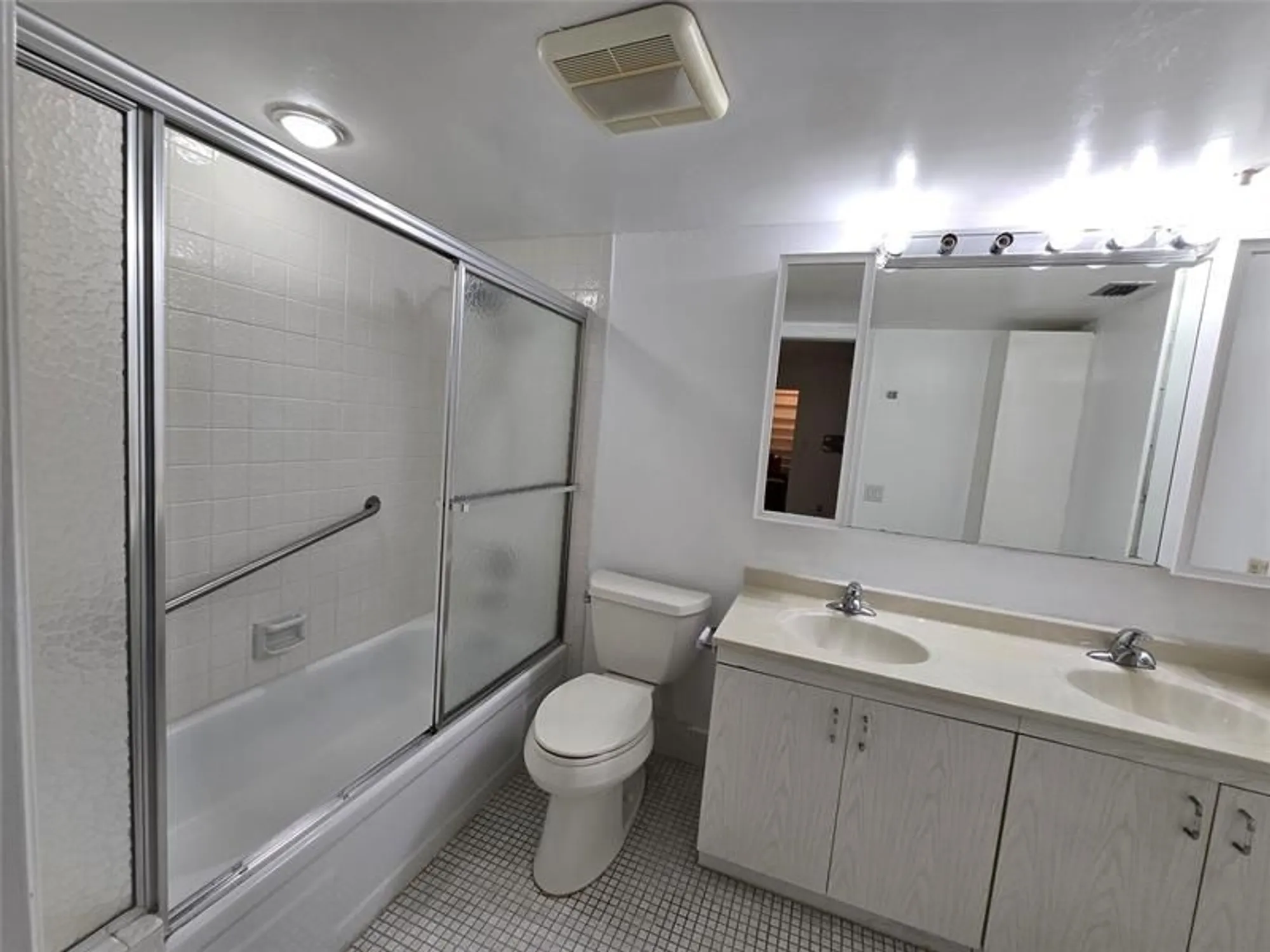 Property Slideshow image 6 of 36 | 2103 lucaya bnd c1, Coconut Creek, FL, 33066