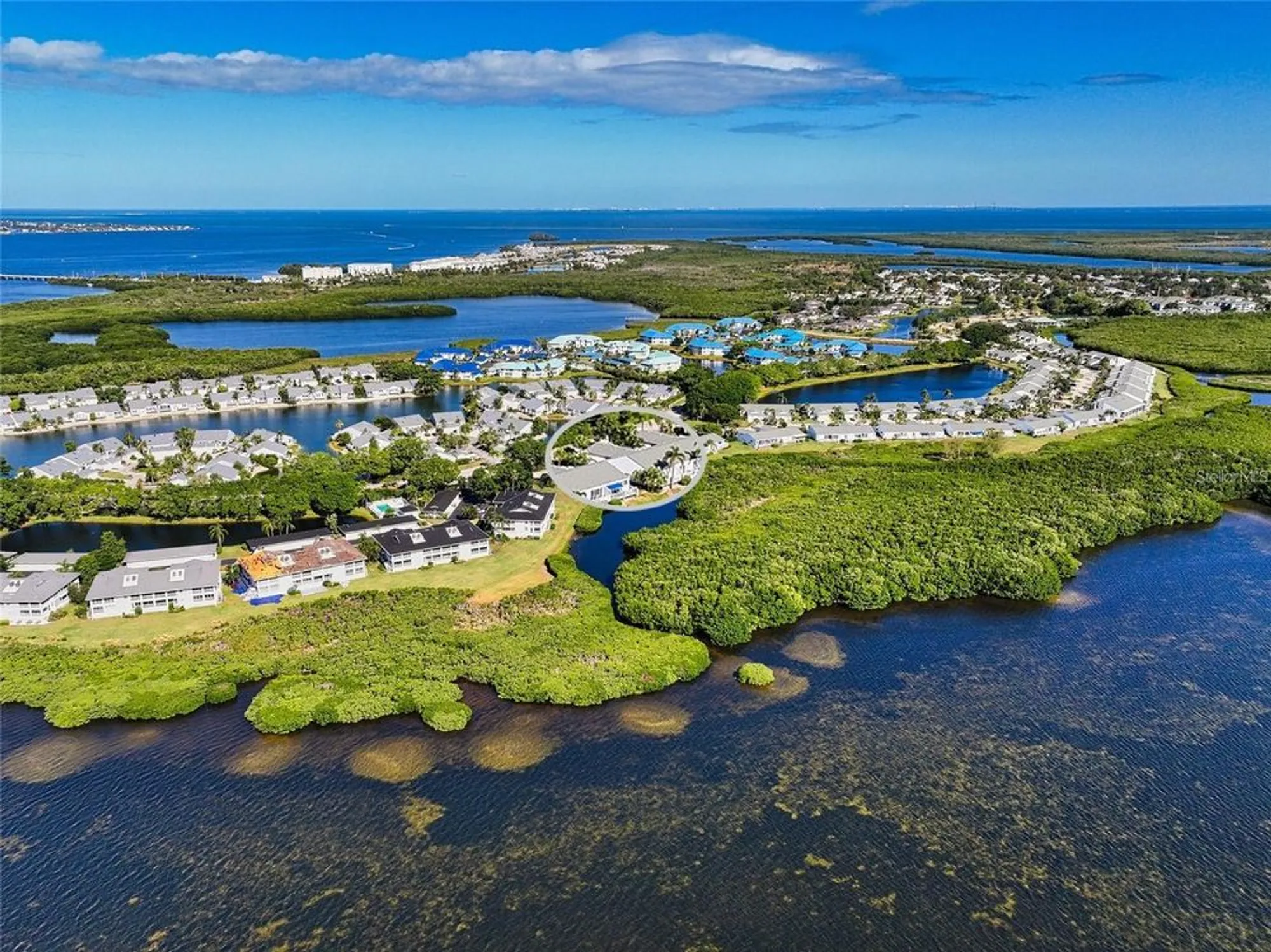 Property Slideshow image 4 of 37 | 967 waterside ln, Bradenton, FL, 34209