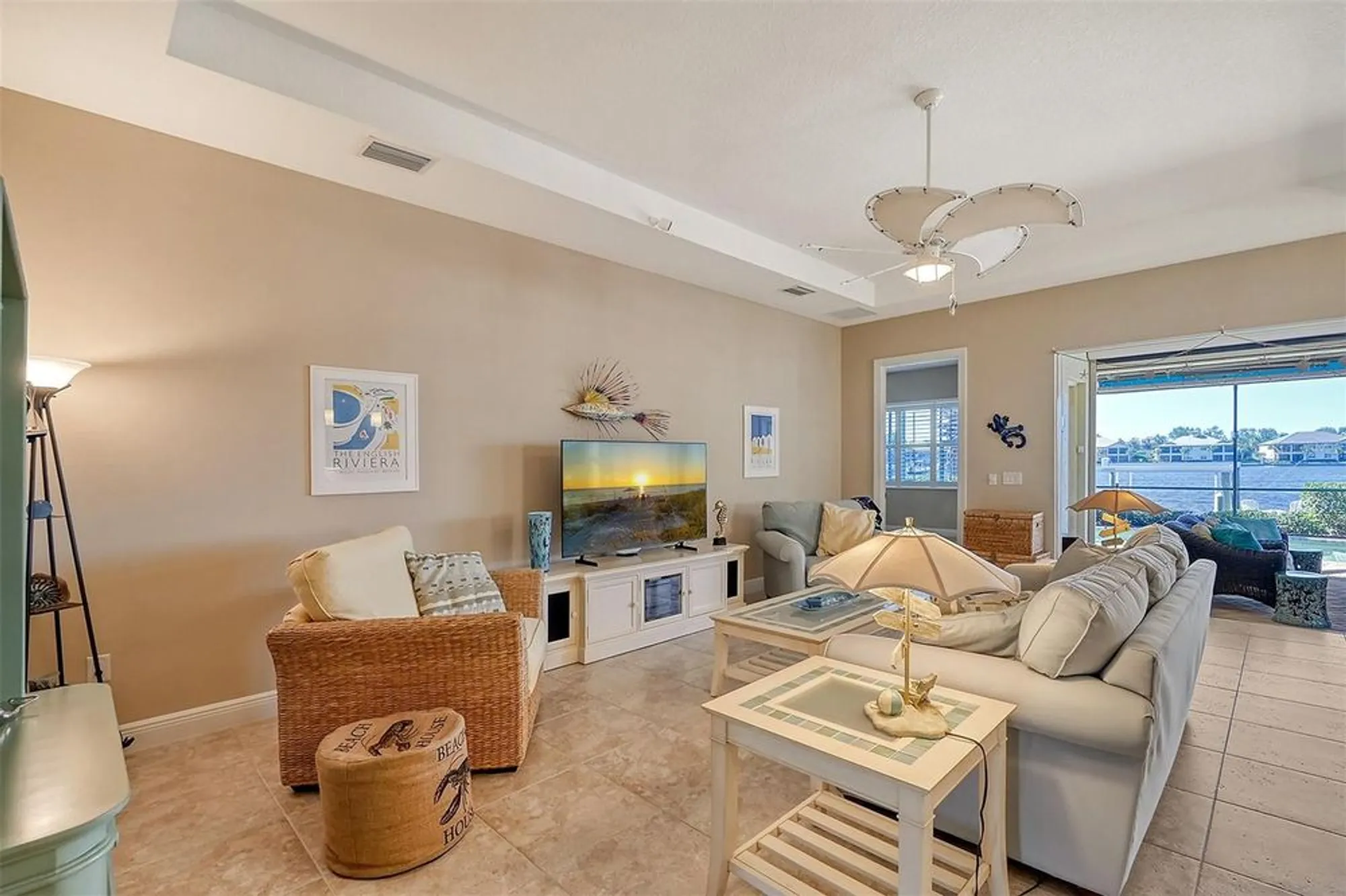 Property Slideshow image 17 of 100 | 1014 overlook ct, Bradenton, FL, 34208