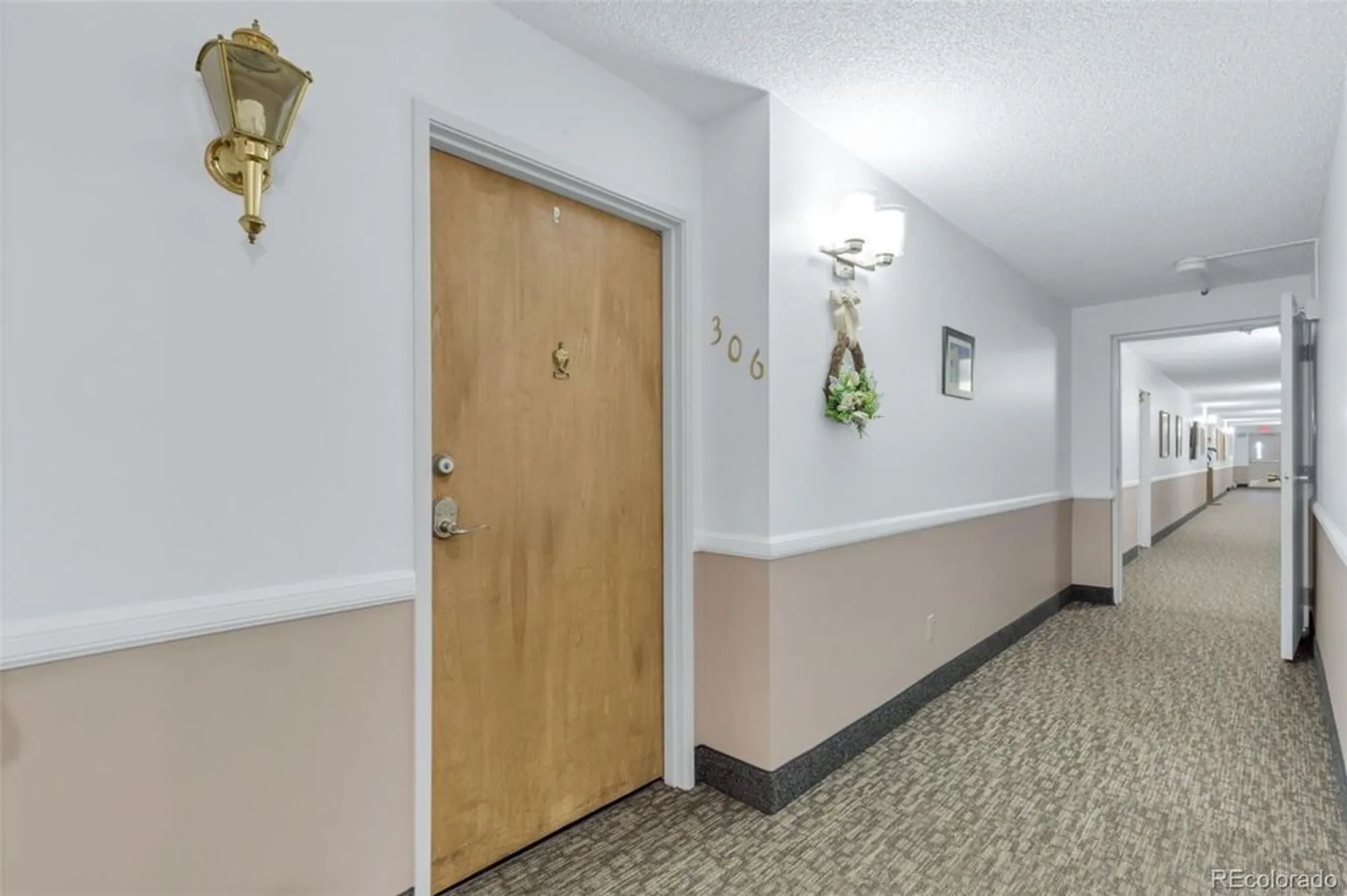 Property Slideshow image 4 of 44 | 3164 s wheeling way apt 306, Aurora, CO, 80014