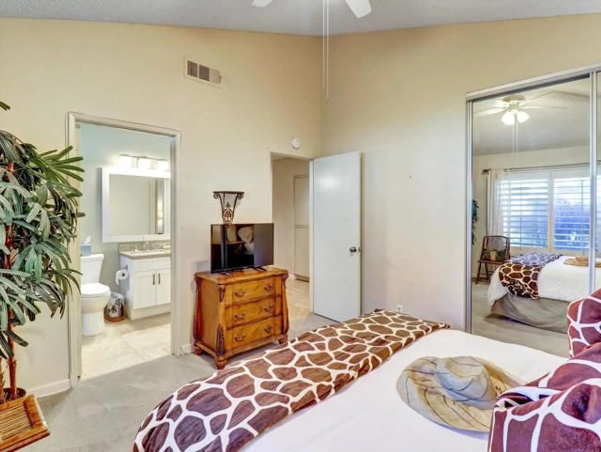 Property Slideshow image 19 of 24 | 54671 inverness way, La Quinta, CA, 92253