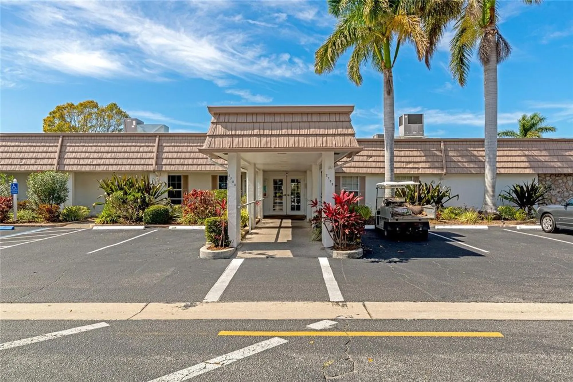 Property Slideshow image 15 of 20 | 5453 riverbluff cir # v68, Sarasota, FL, 34231