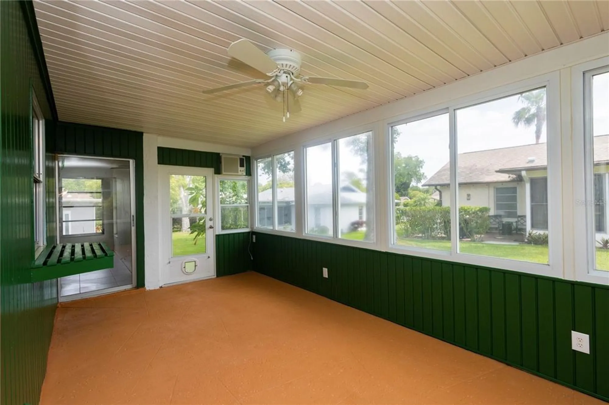Property Slideshow image 31 of 37 | 8121 casuarina dr, Port Richey, FL, 34668