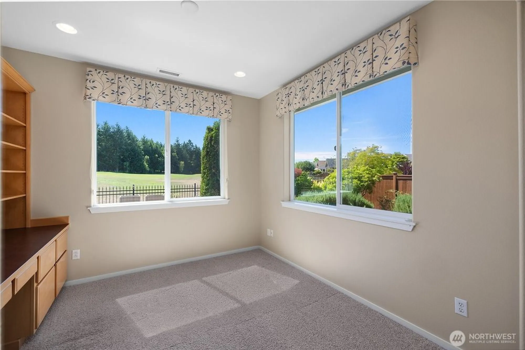 Property Slideshow image 28 of 39 | 4812 spokane st, Lacey, WA, 98516